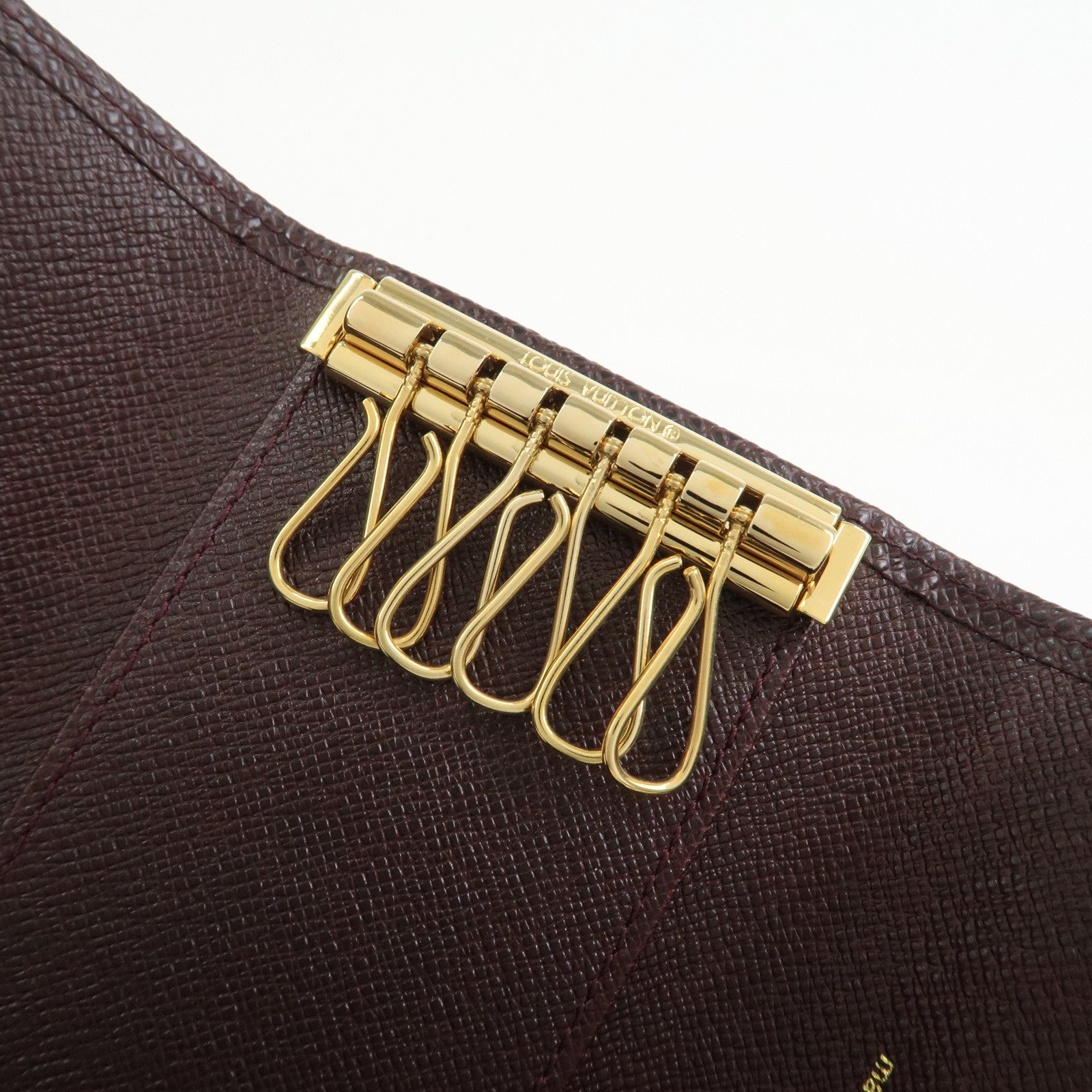 Louis Vuitton Taiga Leather Multiclés 6 Key Case Acajou M30536