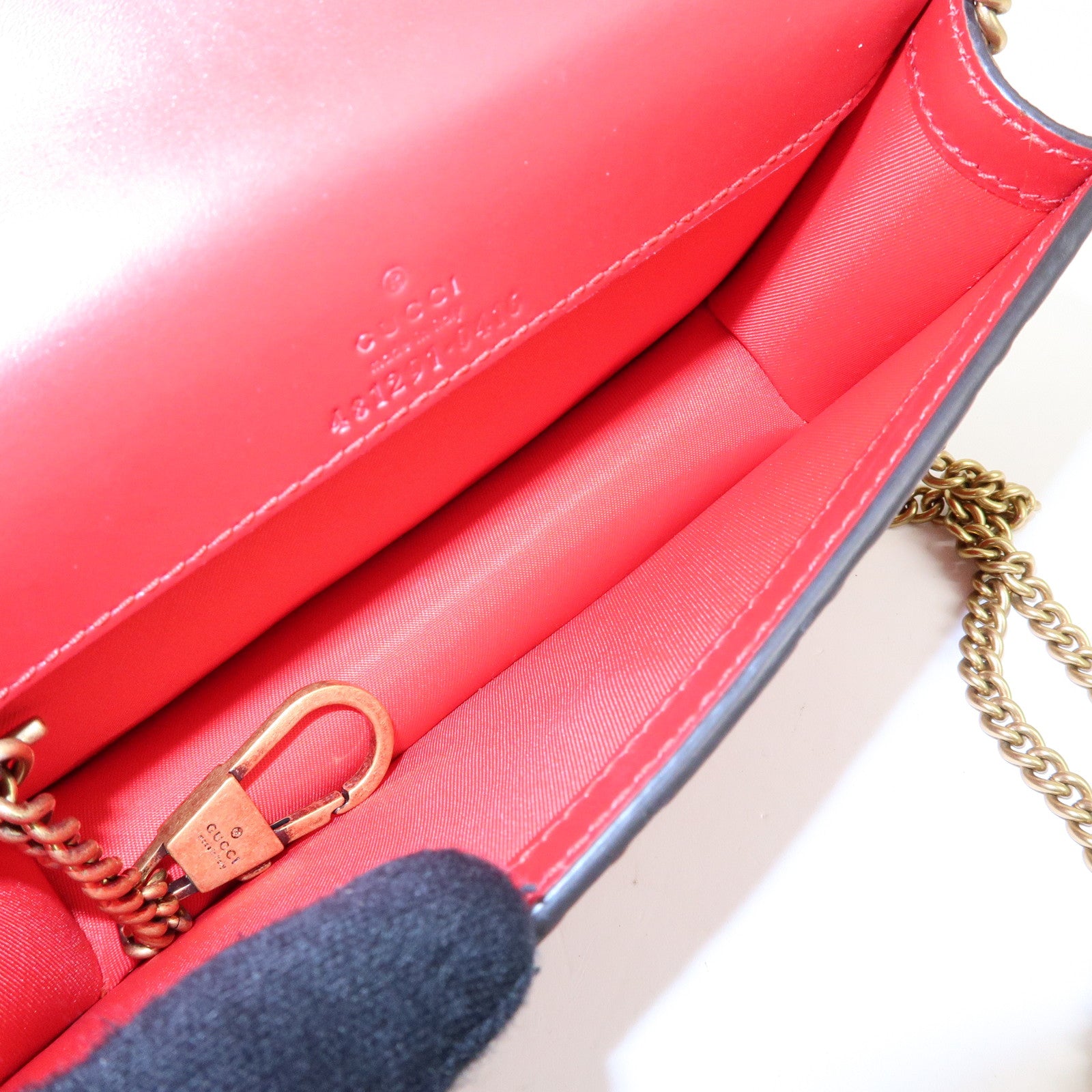 GUCCI Interlocking G Guccissima Chain Shoulder Bag Cherry 481291