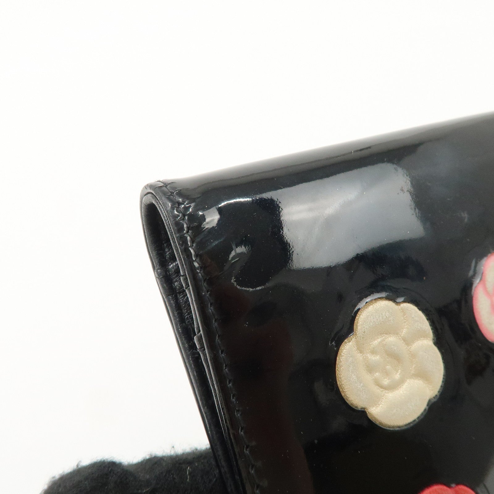 CHANEL Camelia Make Up Palette Patent Leather Long Wallet A46074 Used