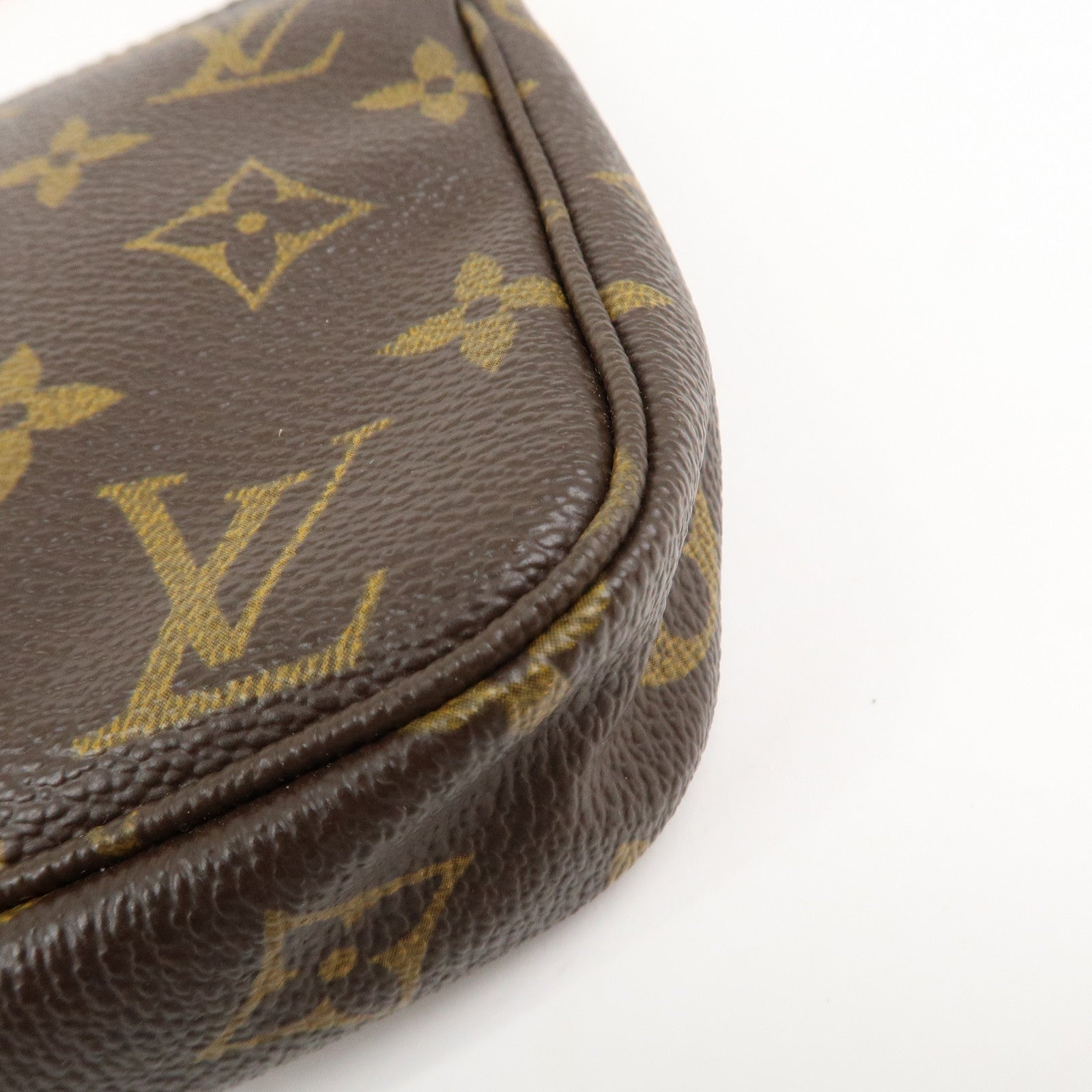 Louis Vuitton Monogram Pochette Accessoires Hand Bag Brown M51980