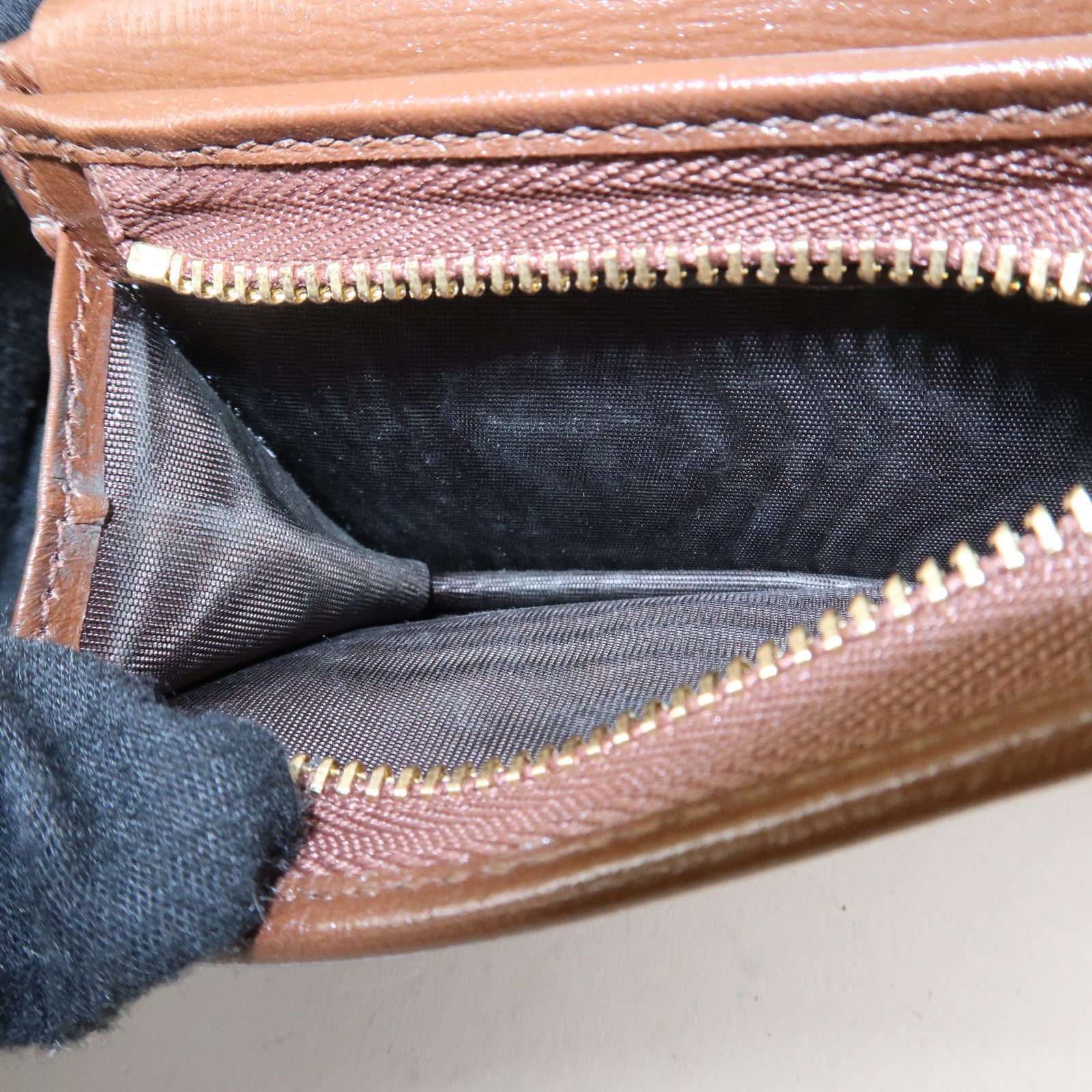 GUCCI GG Supreme Leather Heart Motif Bi-fold Wallet 648848 Used