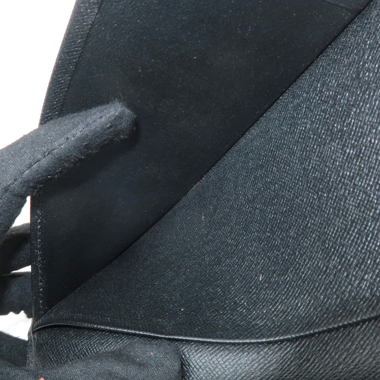 Louis Vuitton Taiga Porto Valeur Carte Credit Wallet M30392 Used