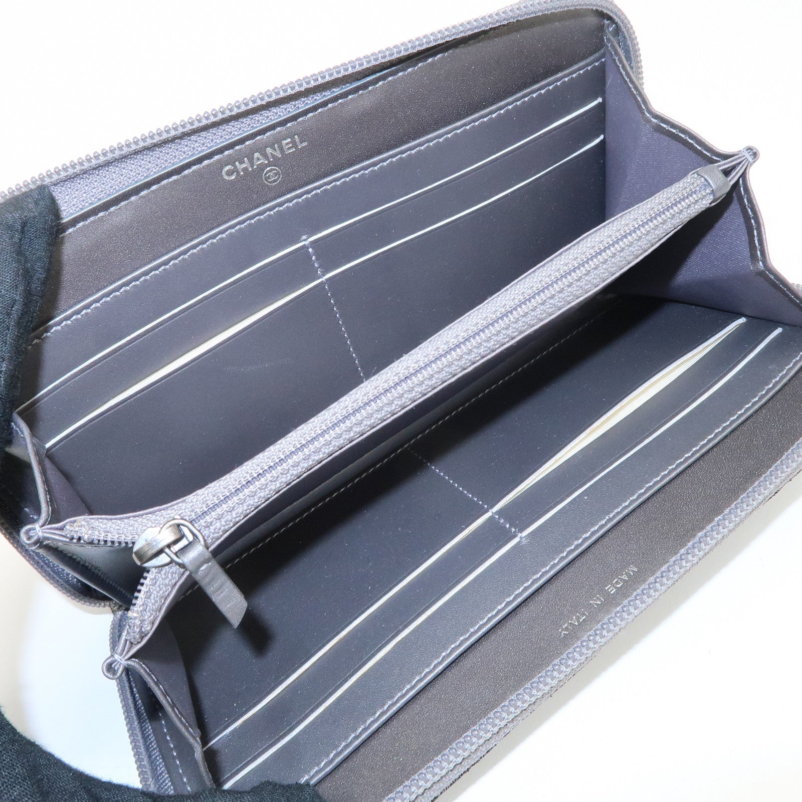 CHANEL Matelasse Glitter Lambskin Round Zipper Long Wallet Used