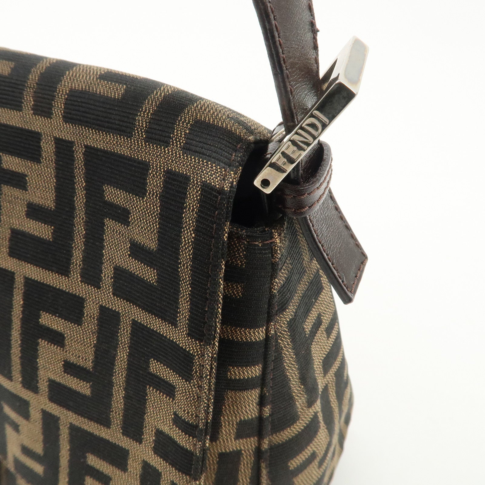 FENDI Mamma Baguette Canvas Leather Shoulder Bag Silver HDW 26325 Used