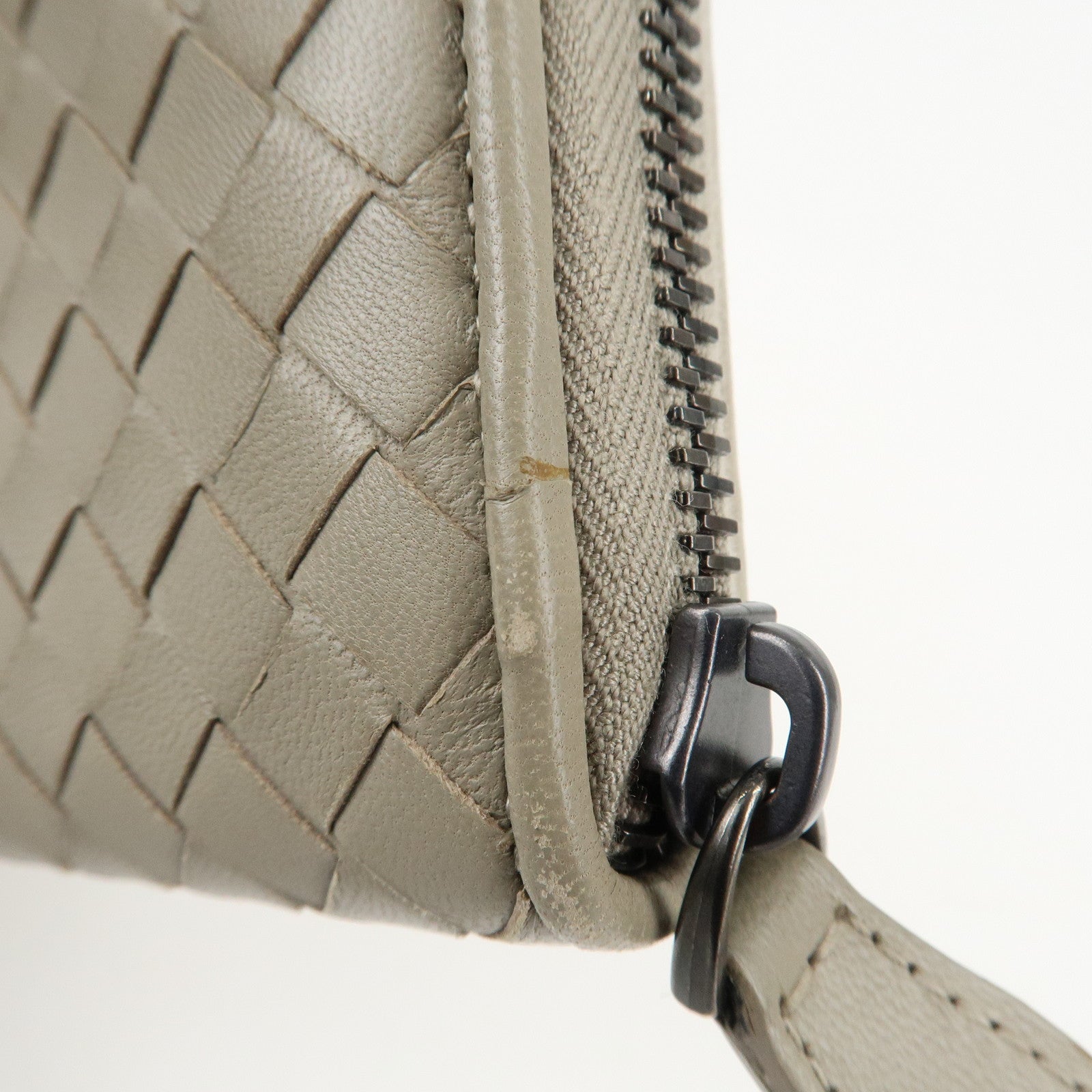 BOTTEGA VENETA Intrecciato Leather Round Zipper Long Wallet Gray Used