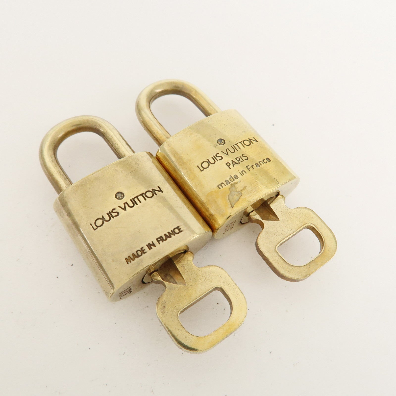 Louis Vuitton Set of 10 Lock & Key Cadena Key Lock Metal Gold Used