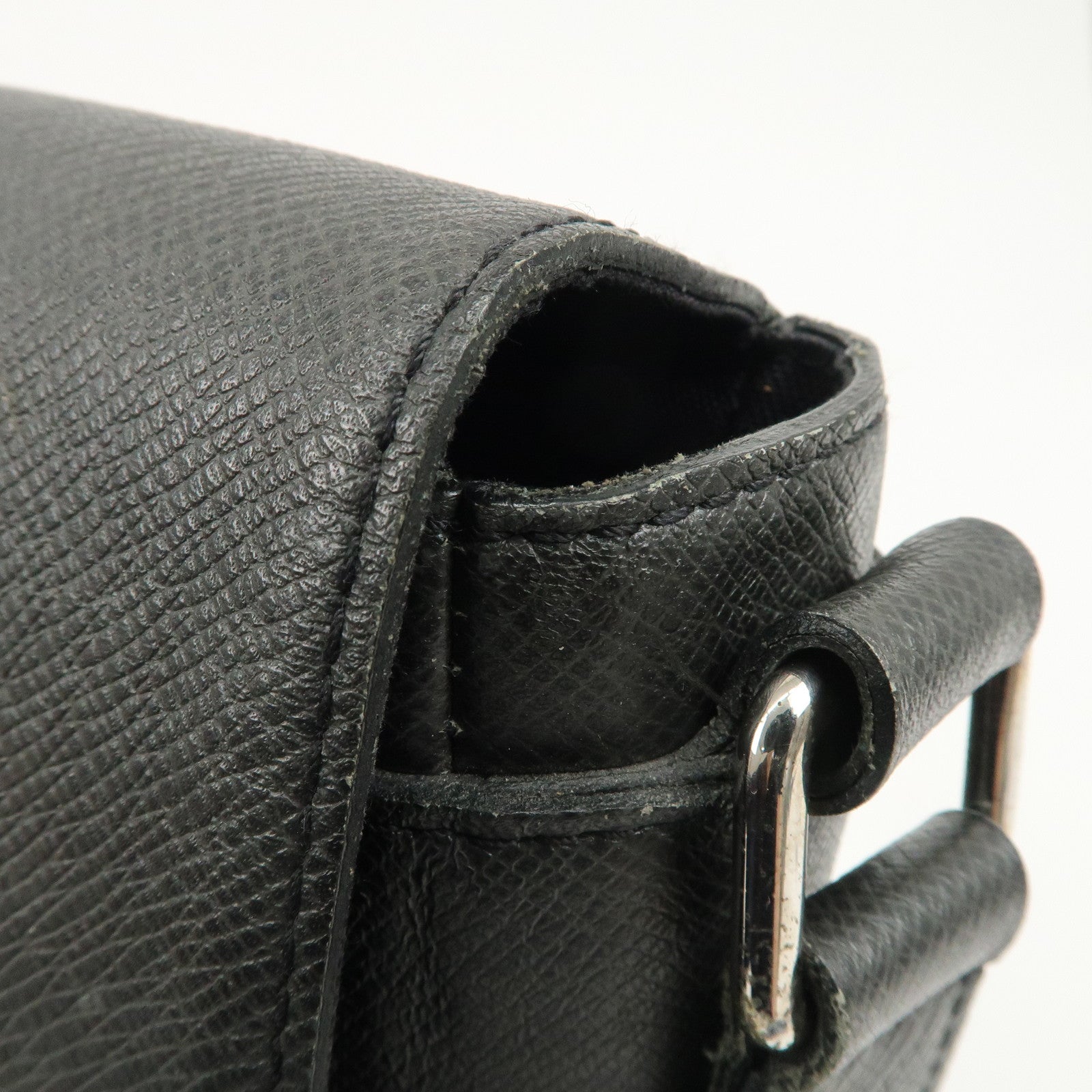 Louis Vuitton Taiga Milo Shoulder Bag Crossbody Bag Glacier M32631 Used