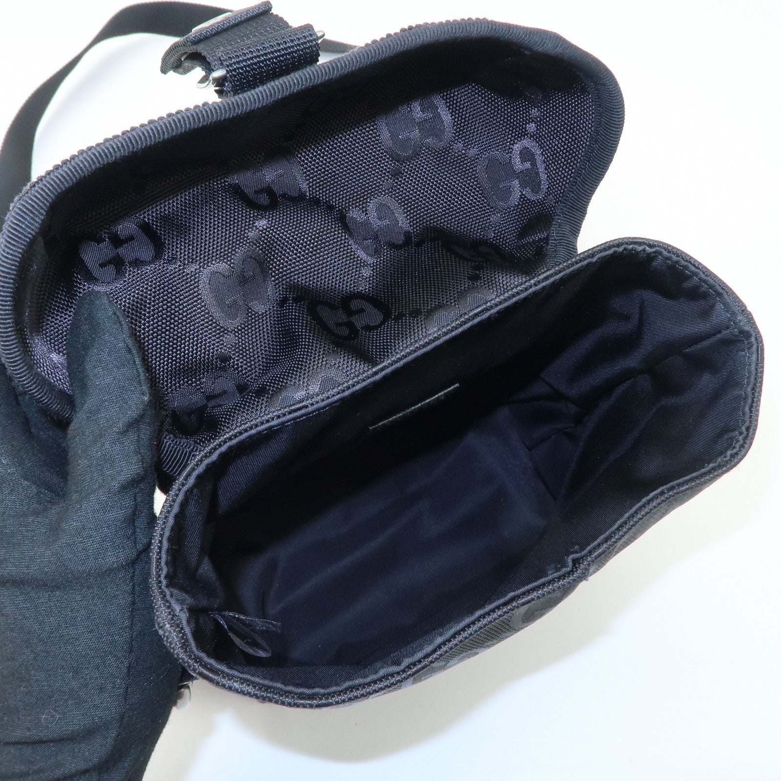 GUCCI Off The Grid GG Nylon Leather Shoulder Crossbody Bag Black Used