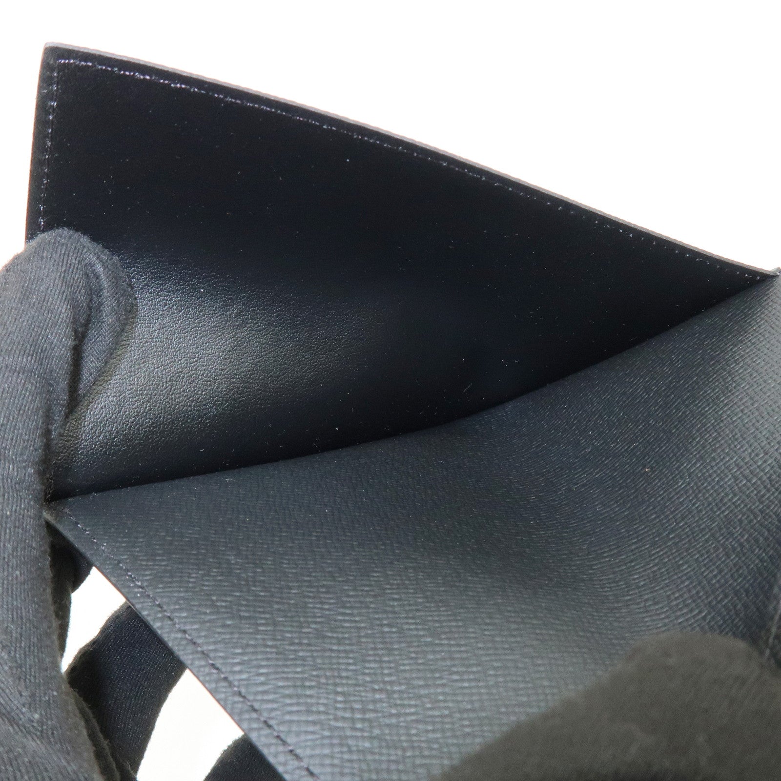 Louis Vuitton Monogram Eclips Couverture de Passeport NM M64501