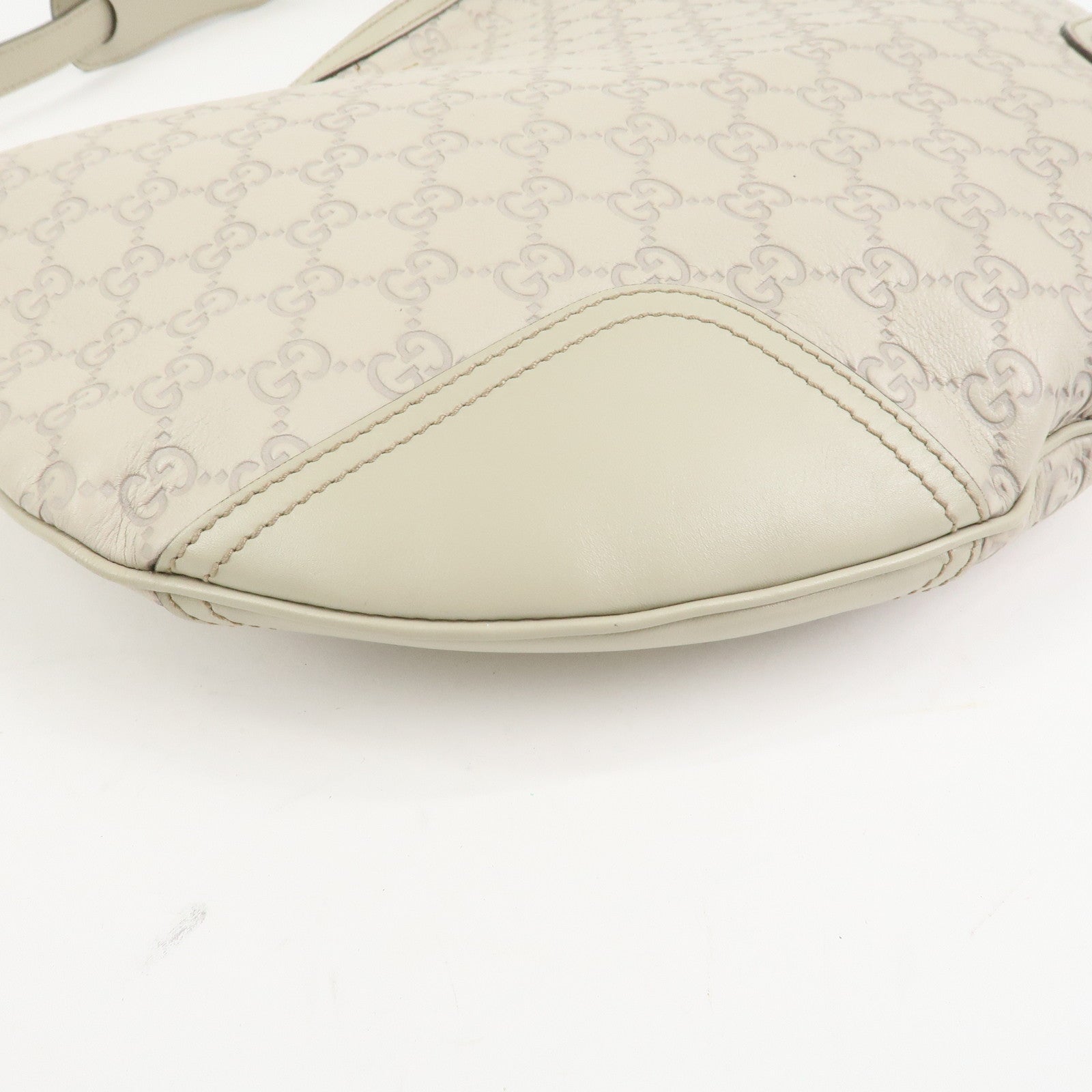 GUCCI Sherry Guccissima Leather Shoulder Bag Ivory 293596