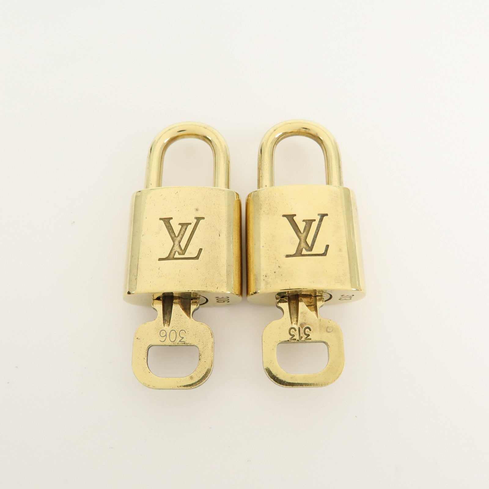 Louis Vuitton Set of 10 Lock & Key Cadena Key Lock Gold