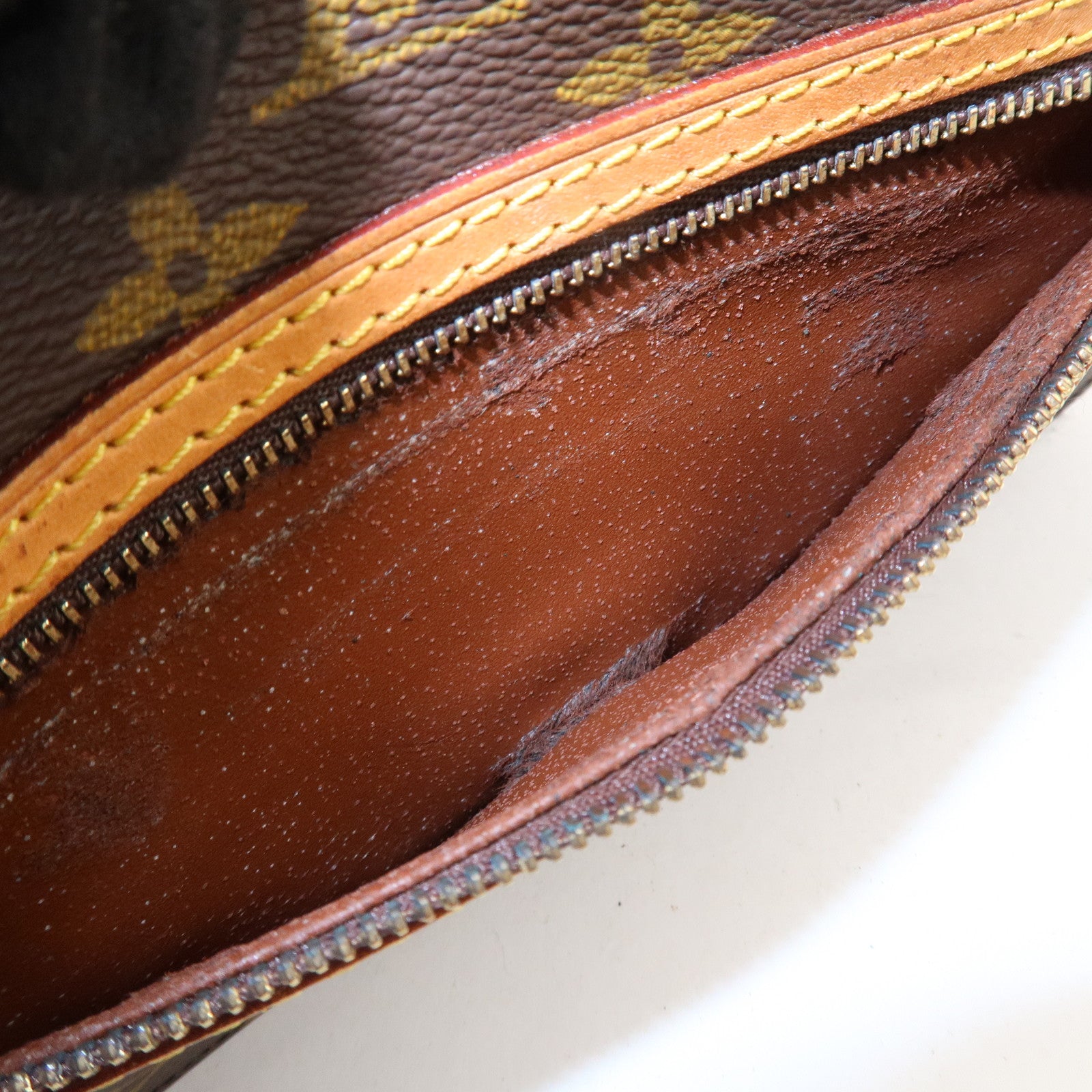 Louis Vuitton Monogram Canvas Saint Germain 24 Shoulder Bag M51210