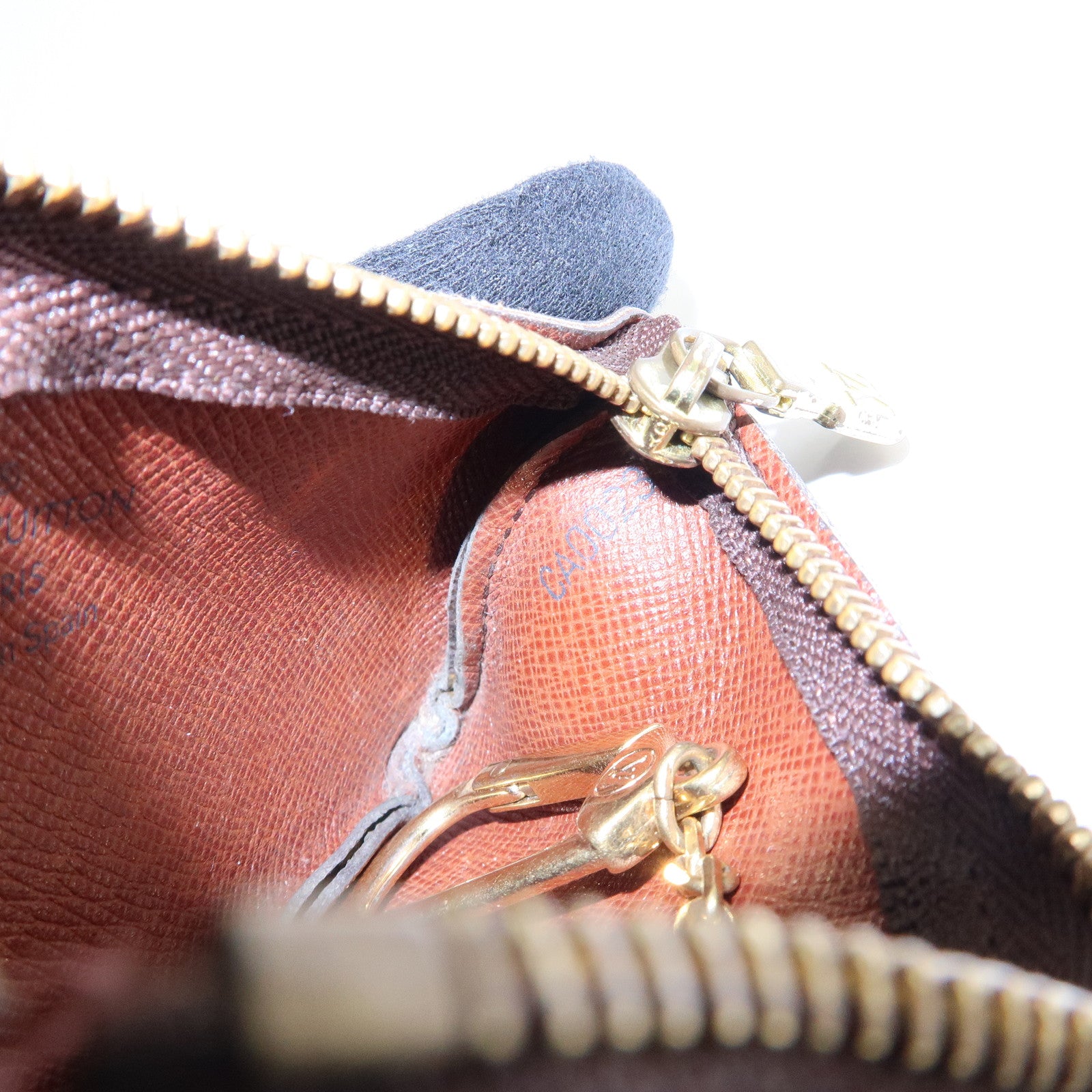 Louis Vuitton Monogram Pochette Cles Coin Case Key Case M62650
