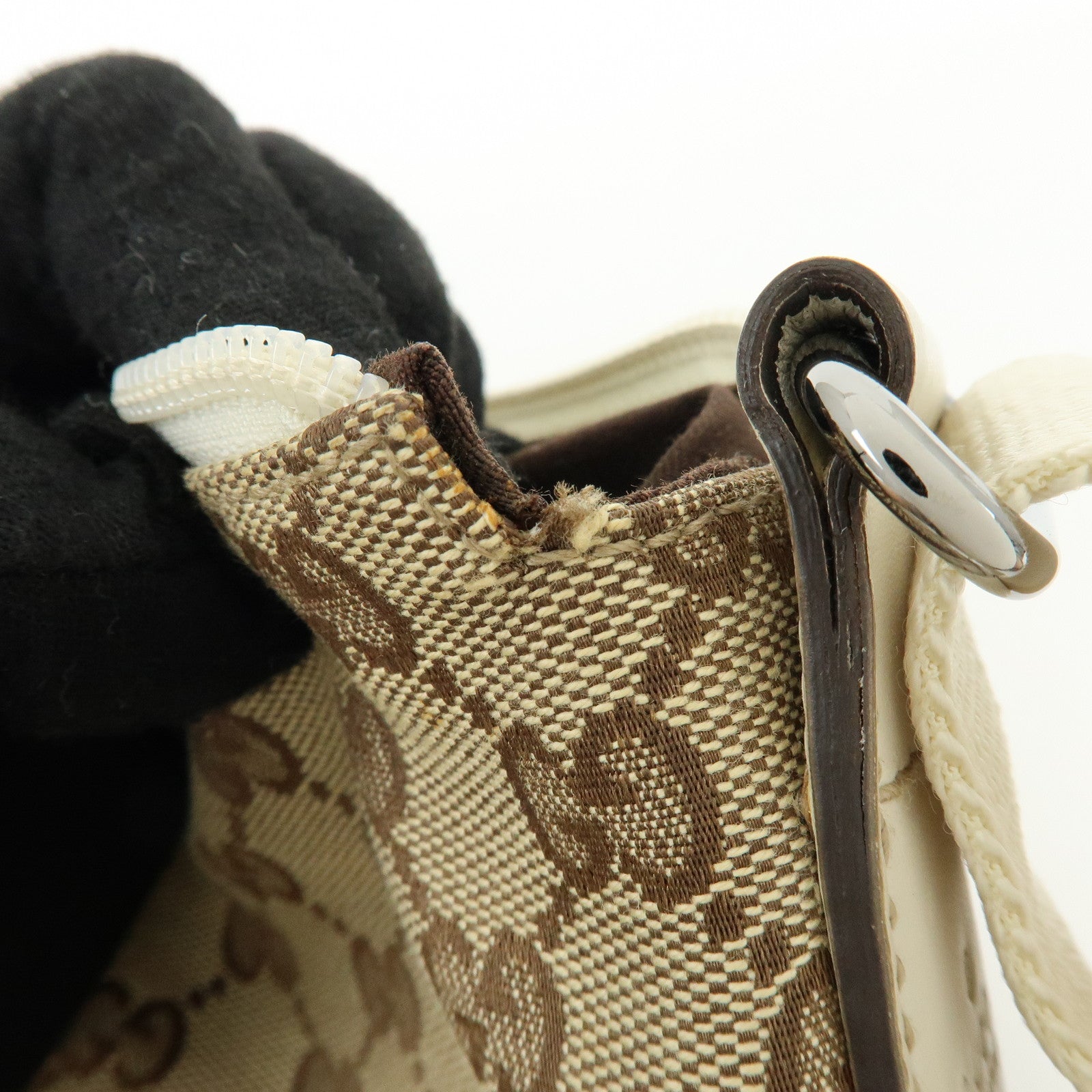 GUCCI GG Canvas Leather Shoulder Crossbody Bag Brown Ivory 147671