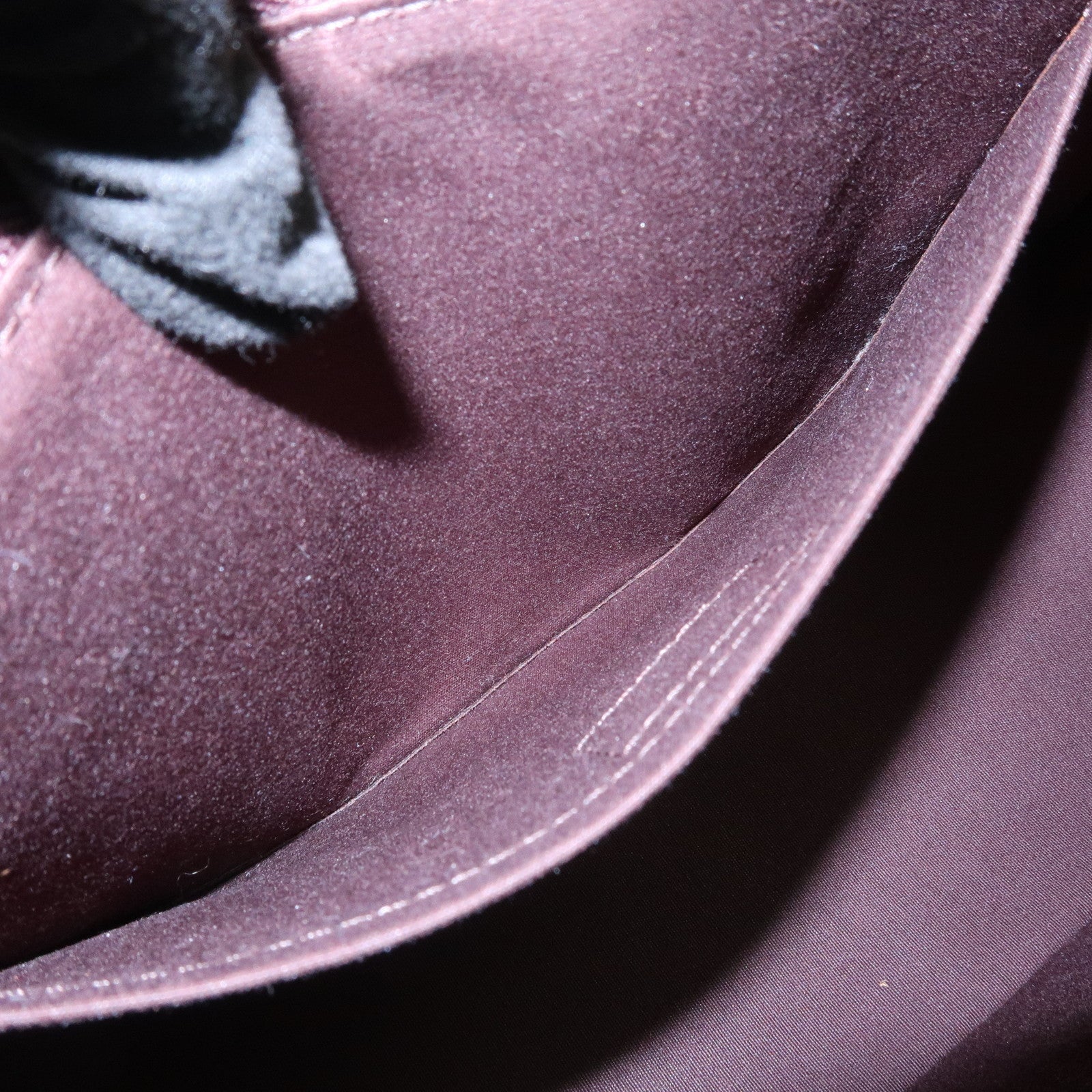 Louis Vuitton Monogram Vernis Rosewood Avenue Hand Bag M93510