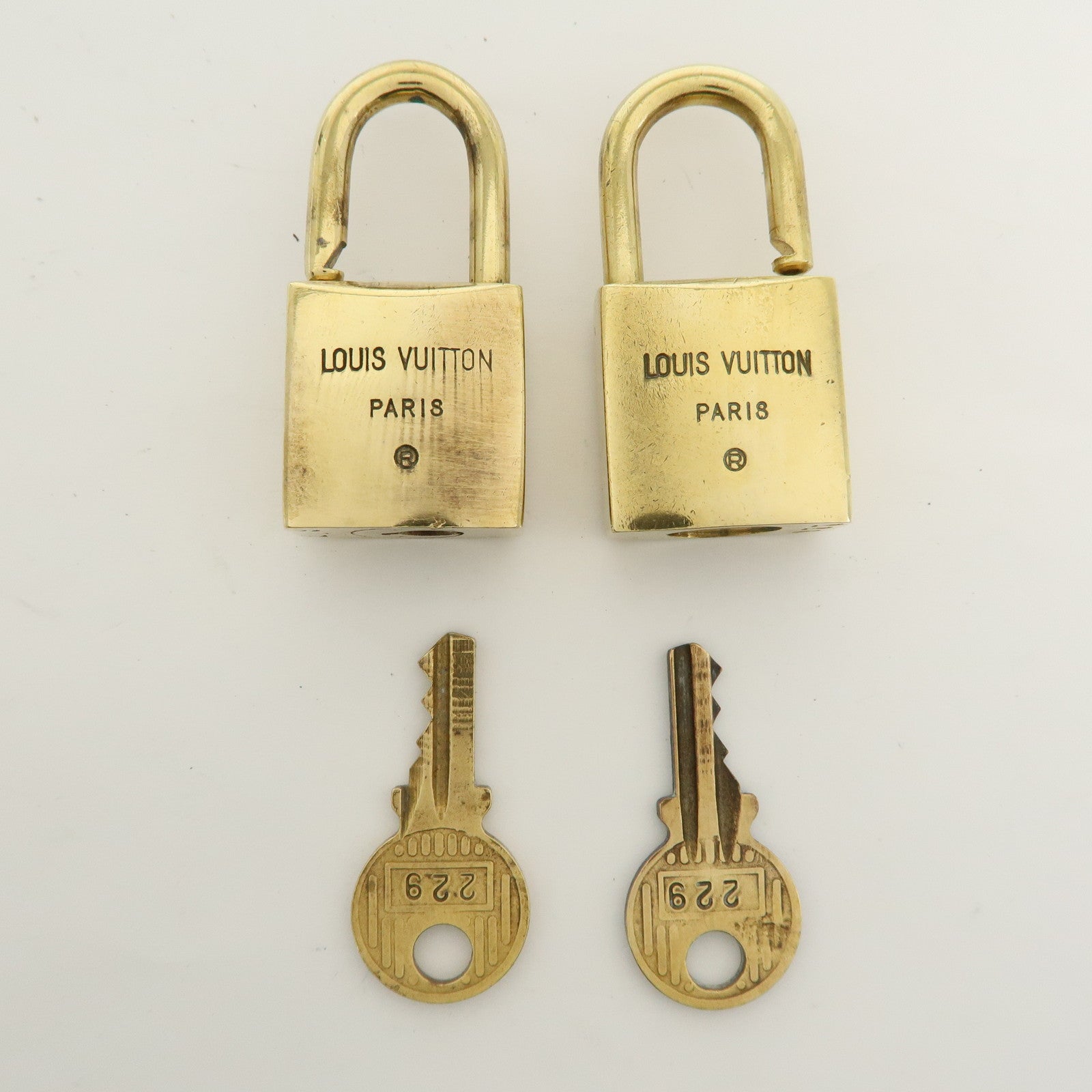 Louis Vuitton Set of 10 Lock & Key Cadena Key Lock Used