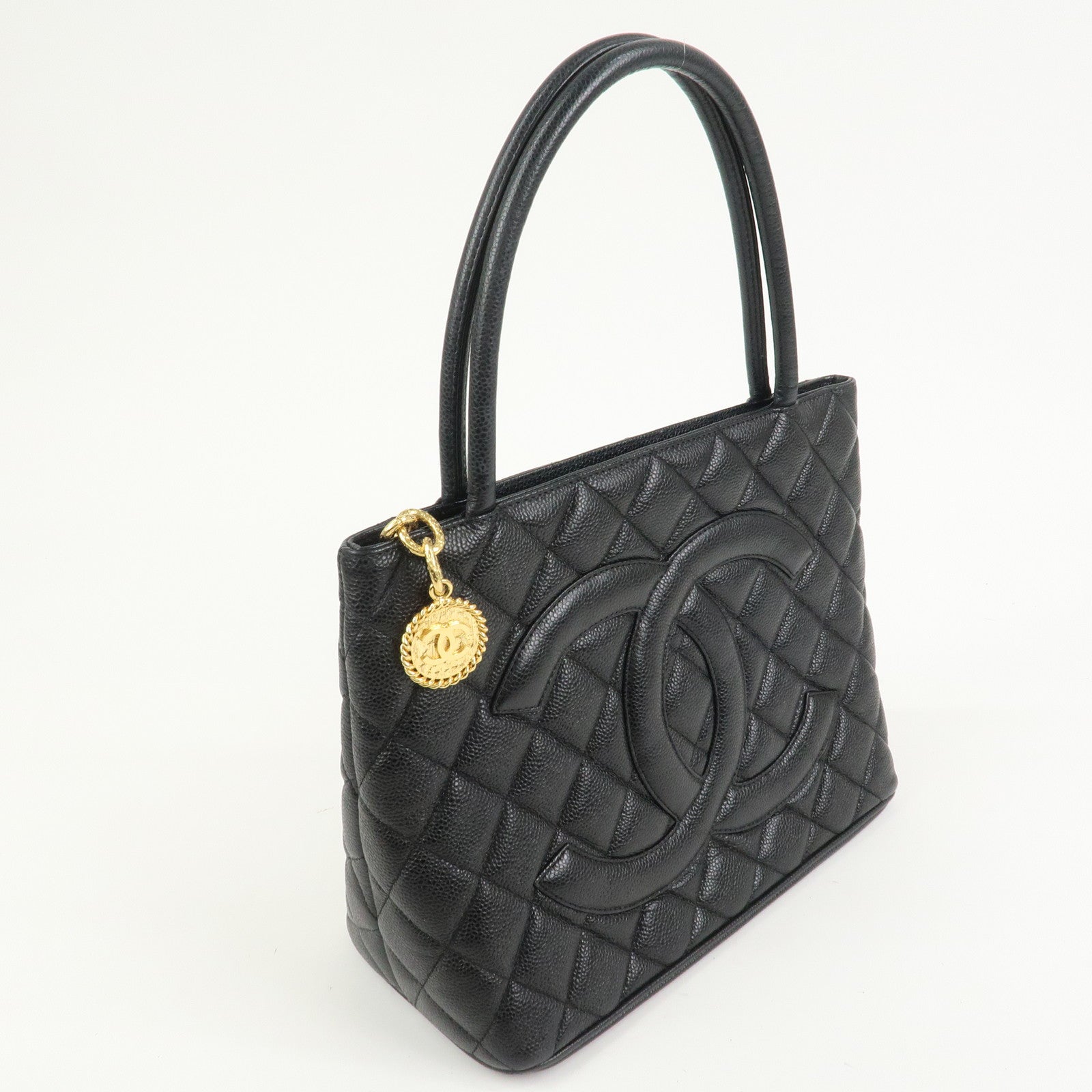 CHANEL Matelasse Caviarskin Medallion Tote Bag Hand Bag A01804