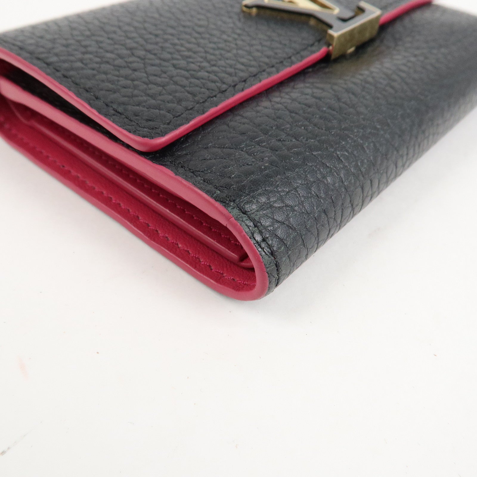 Louis Vuitton Portefeuille Capucines Compact Wallet Black M62157 Used