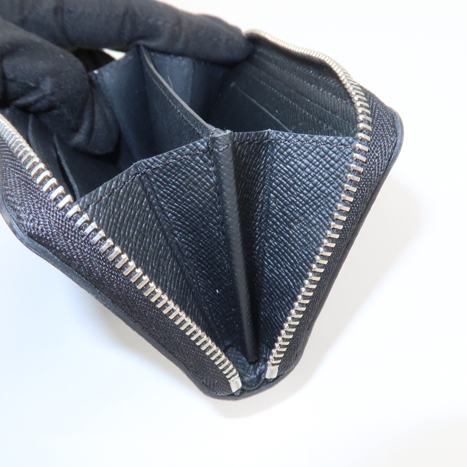 Louis Vuitton Taiga Zippy Coin Purse Coin Case Noir Black M30511