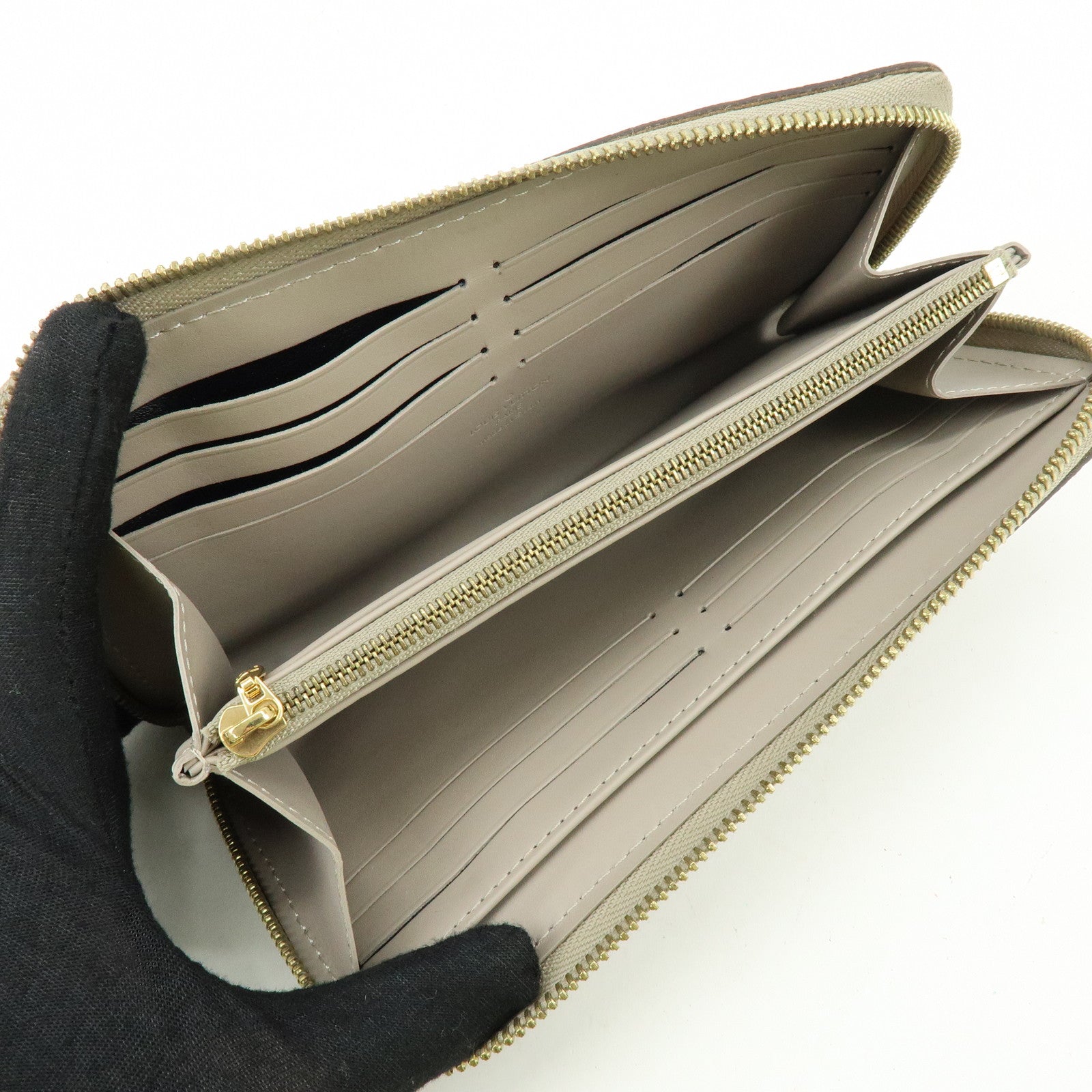 Louis Vuitton Suhali Leather Zippy Long Wallet Vérone M93028
