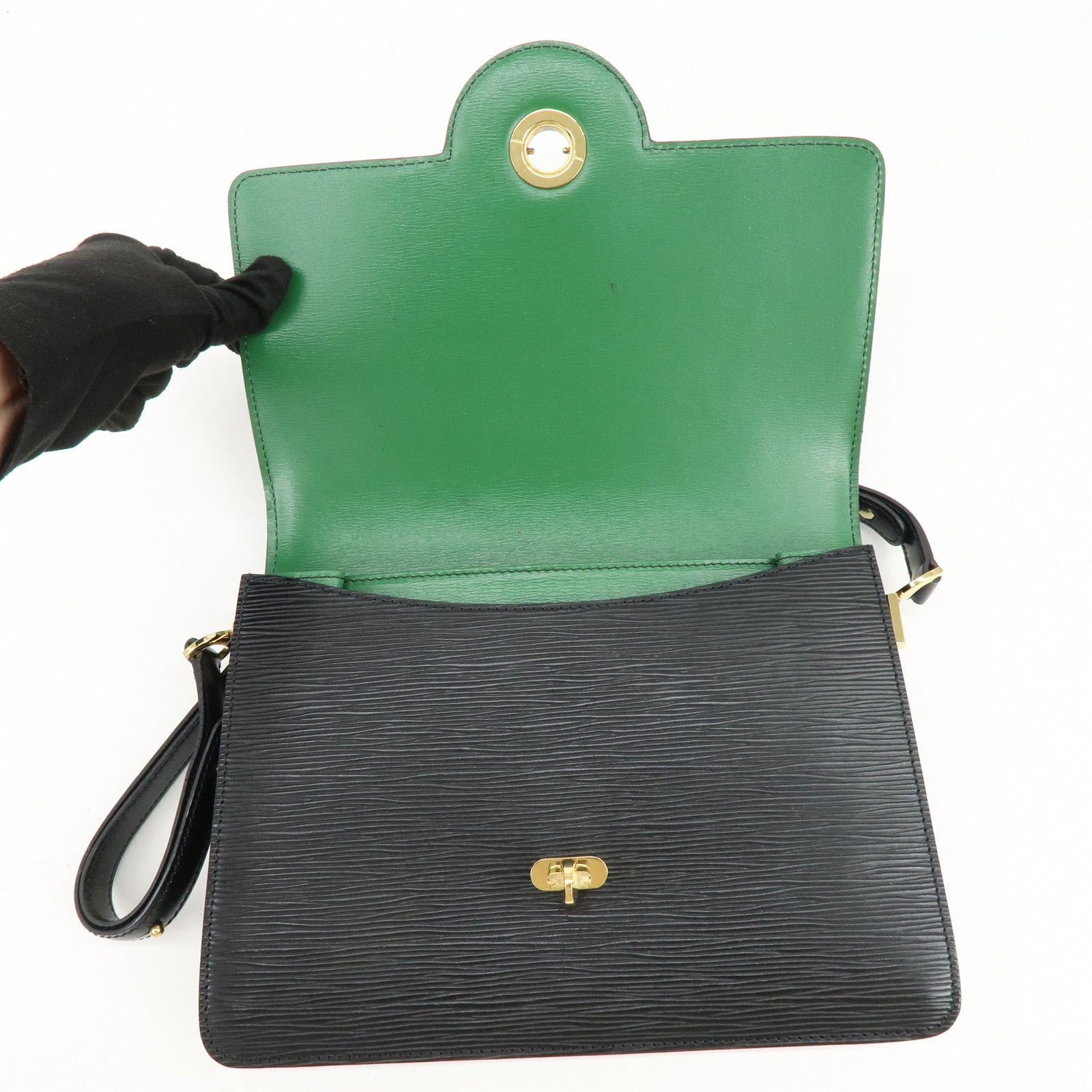 Louis Vuitton Epi Free Run Shoulder Bag Noir Borneo Green M52414