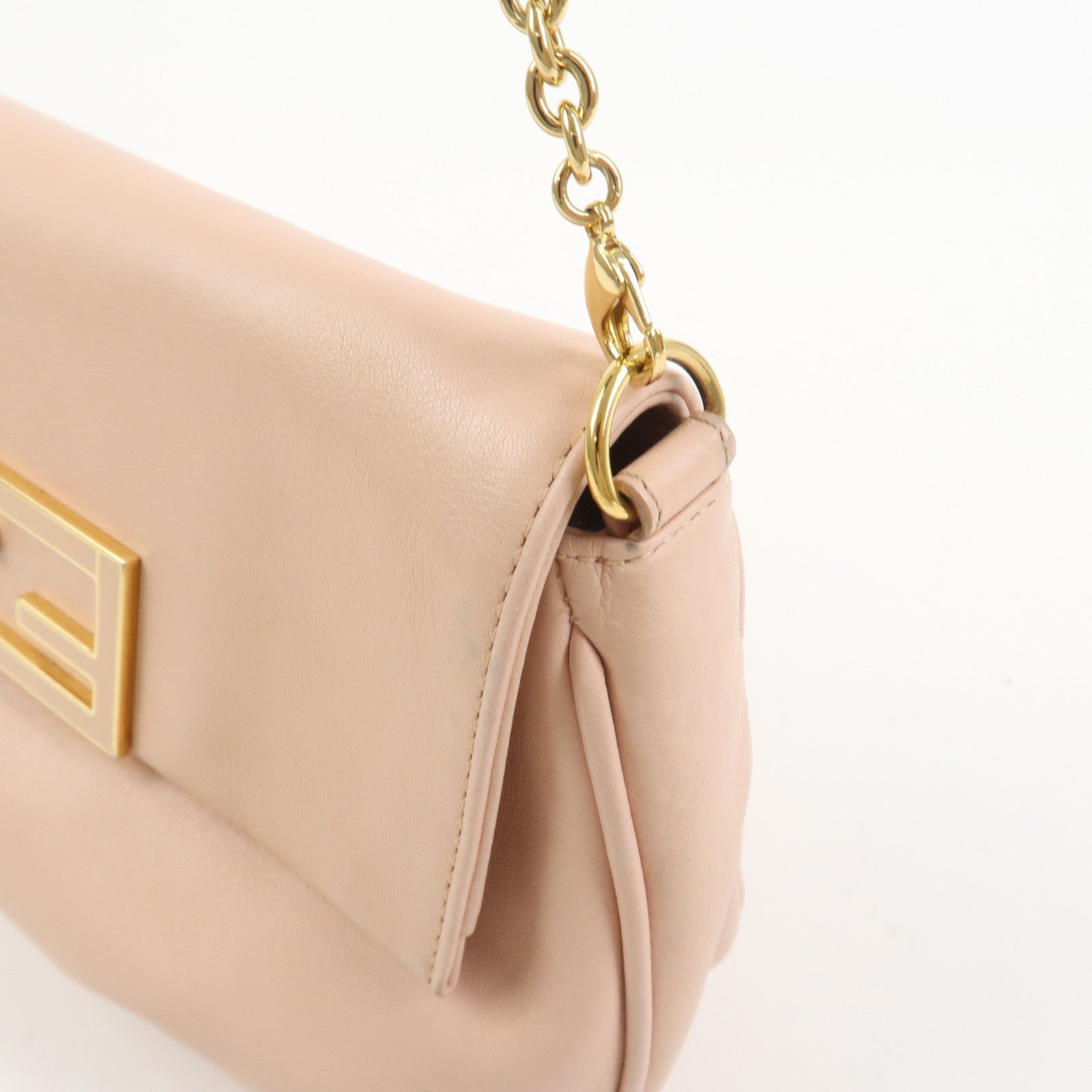 FENDI Leather Chain Shoulder Bag Purse Crossbody Bag 8M0276