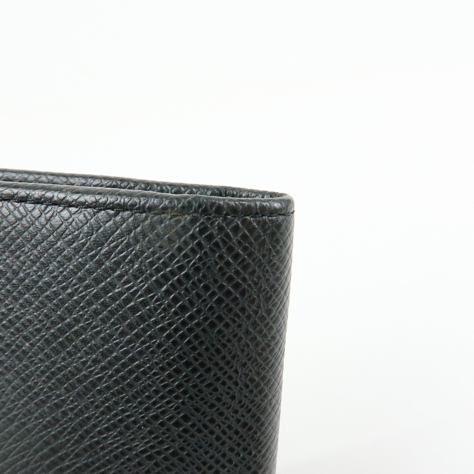 Louis Vuitton Taiga Portefeuille Brazza Bi-fold Long Wallet M30501