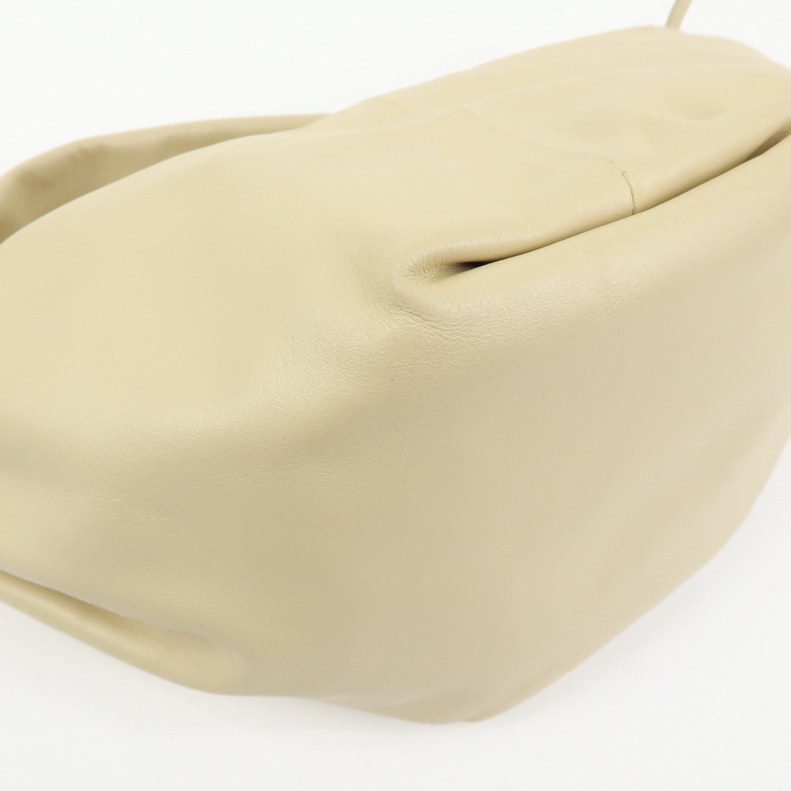 BOTTEGA VENETA Double Knot Lamb Skin Hand Bag Beige 629635