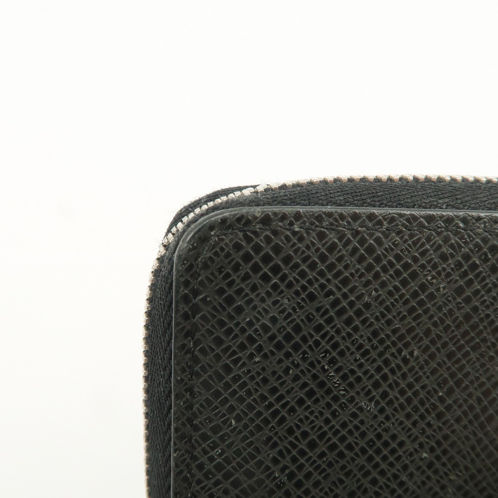 Louis Vuitton Taiga Zippy Coin Purse Coin Case Ardoise M32832