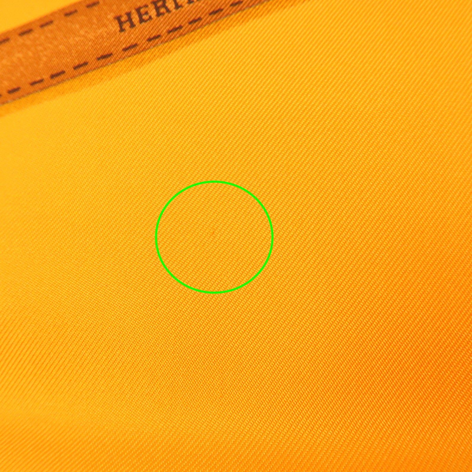 HERMES Carre 90 Silk 100% Scarf ATTRAPE TES REVES Orange