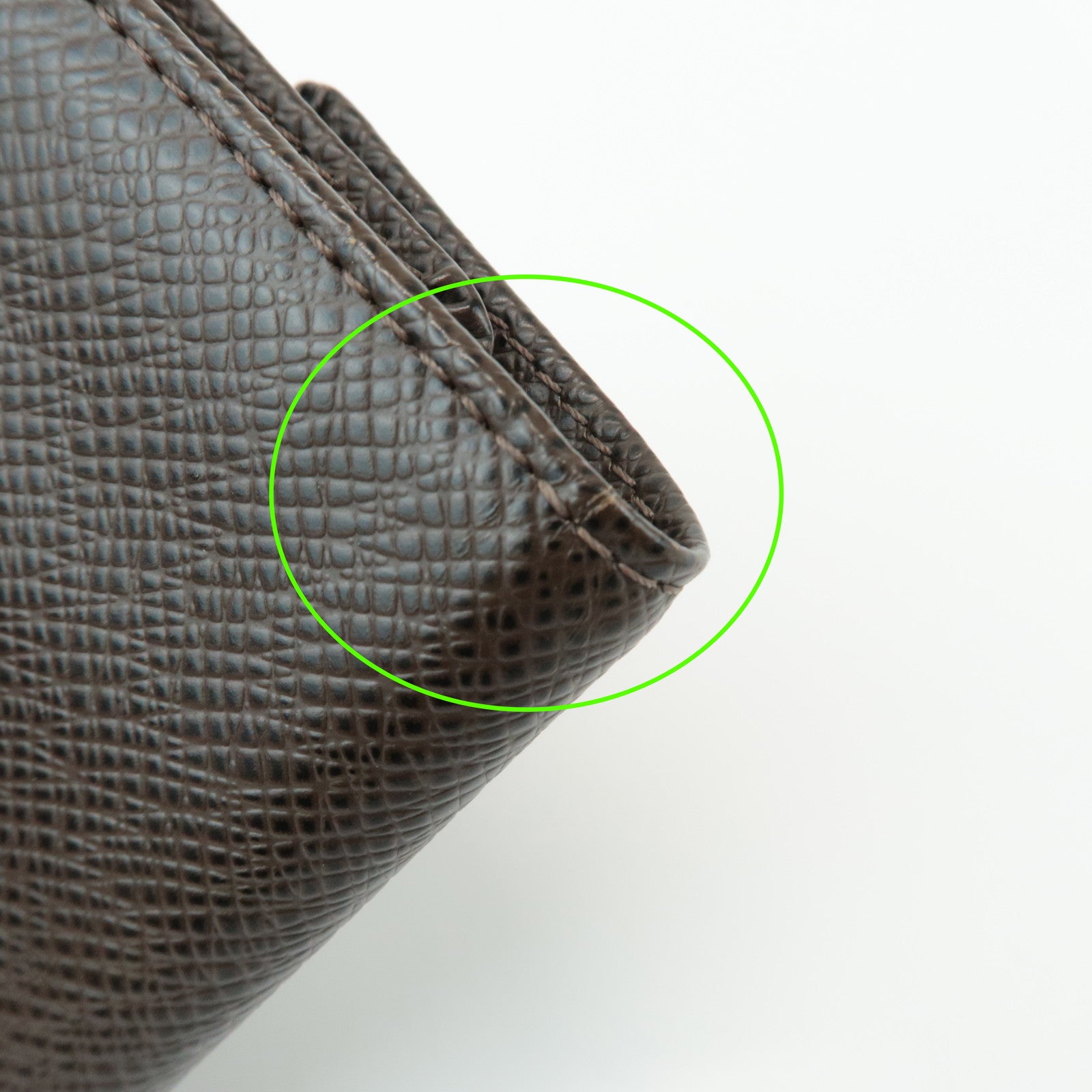 Louis Vuitton Taiga Leather Multicles 6 Key Case Gris M30538