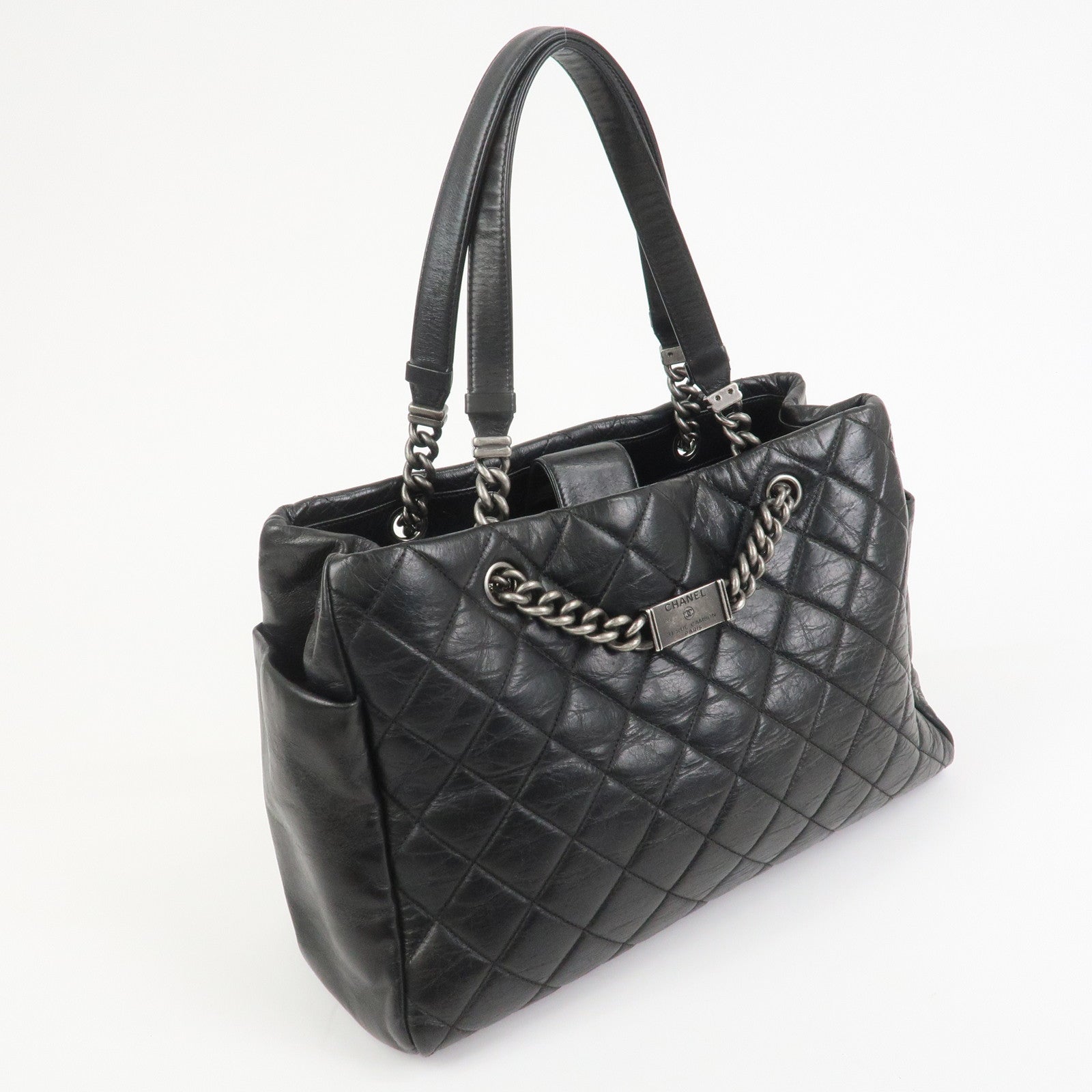 CHANEL Matelasse Calf Leather Chain Tote Bag Black