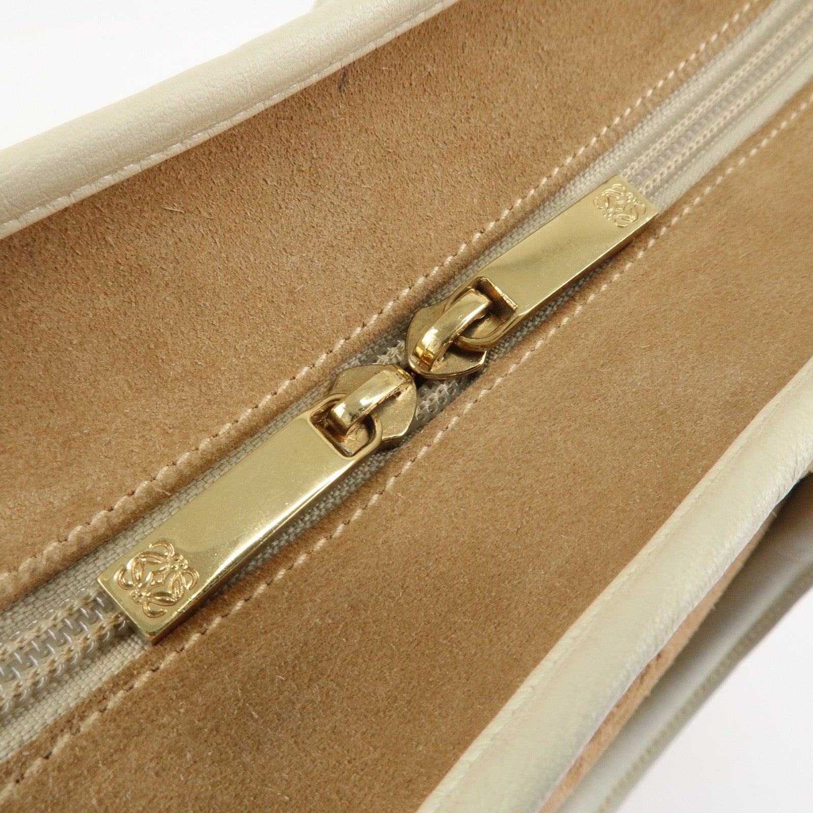 LOEWE Anagram Leather Amazona 35 Hand Bag Tote Bag Beige Ivory