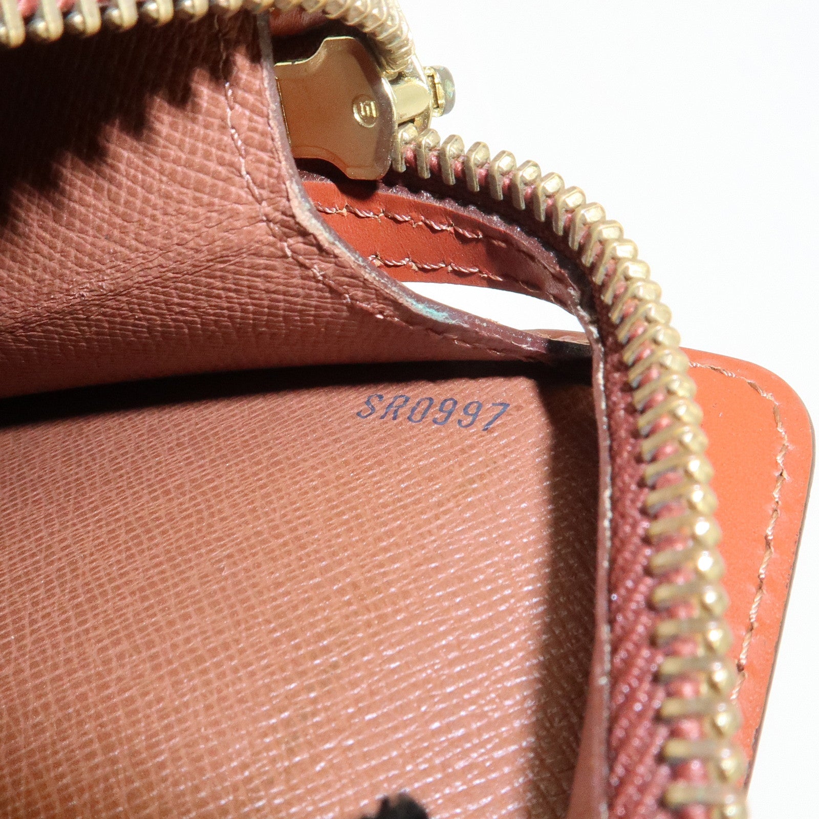 Louis Vuitton Epi Pochette Homme Clutch Bag Kenya Brown M52523