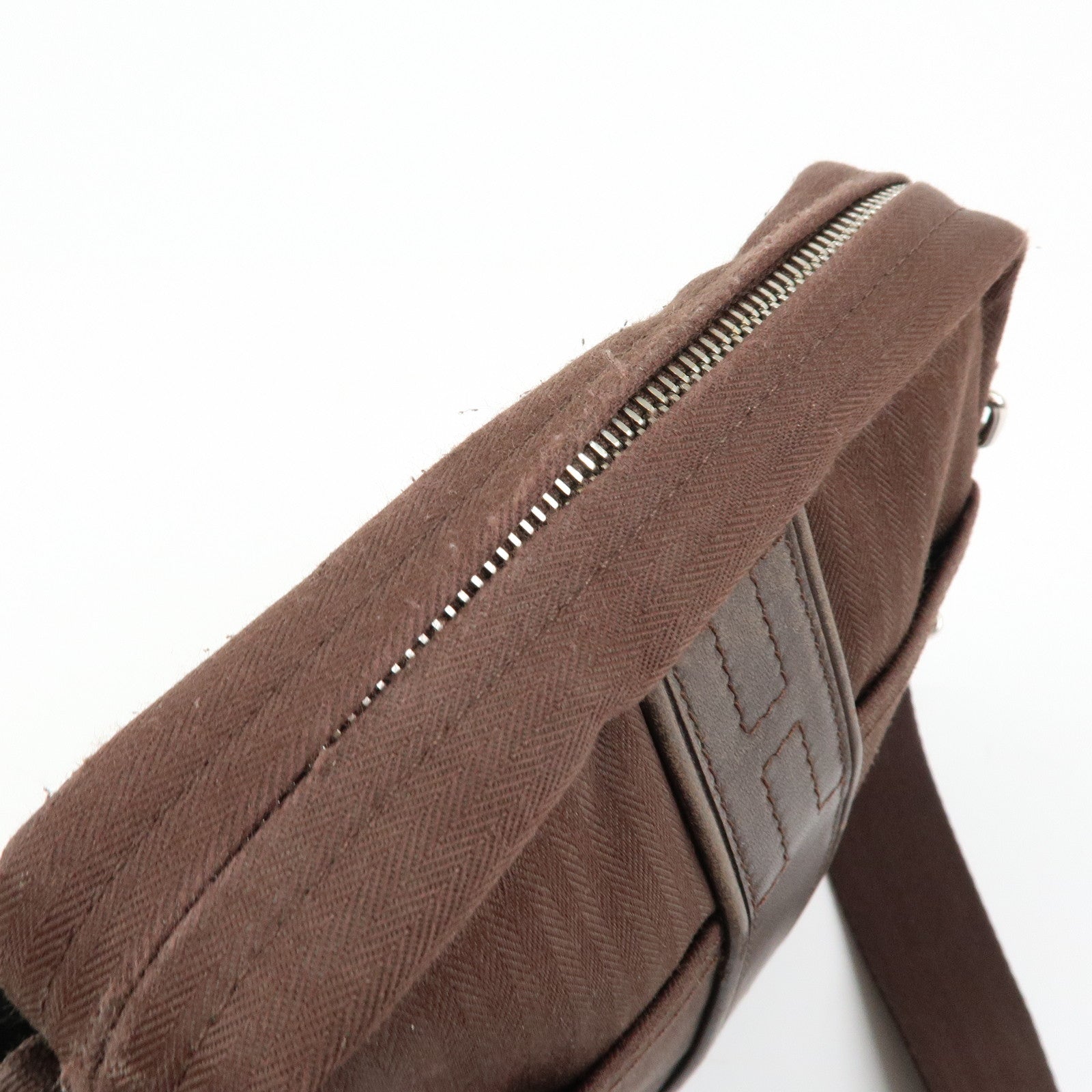 HERMES Toile Chevron Pochette Bandouliere PM Shoulder Bag Brown