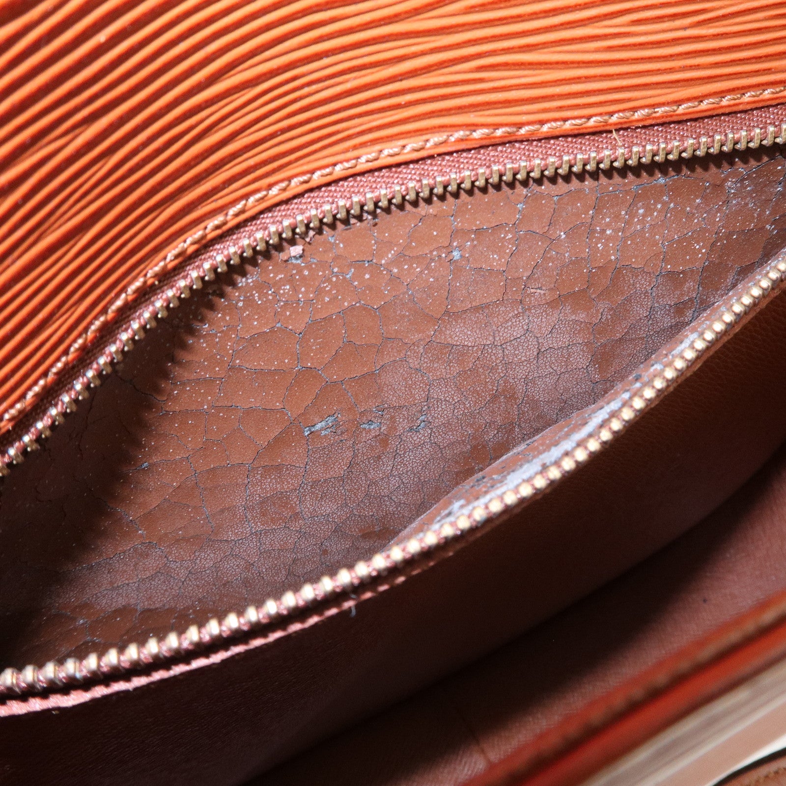 Louis Vuitton Epi Saint Cloud Shoulder Bag Kenya Brown M52193