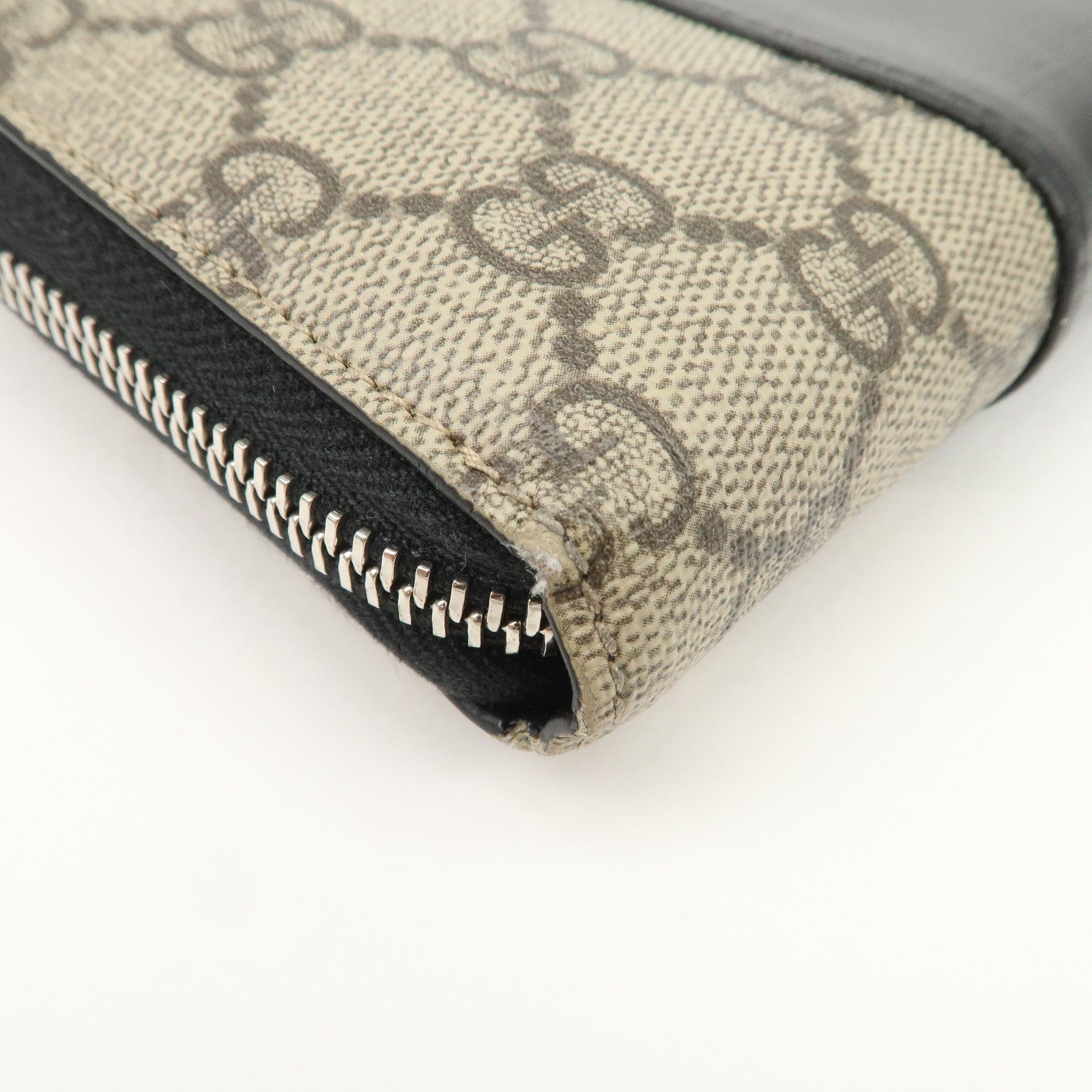 GUCCI GG Supreme Leather Round Zippy Long Wallet Beige Black 451249