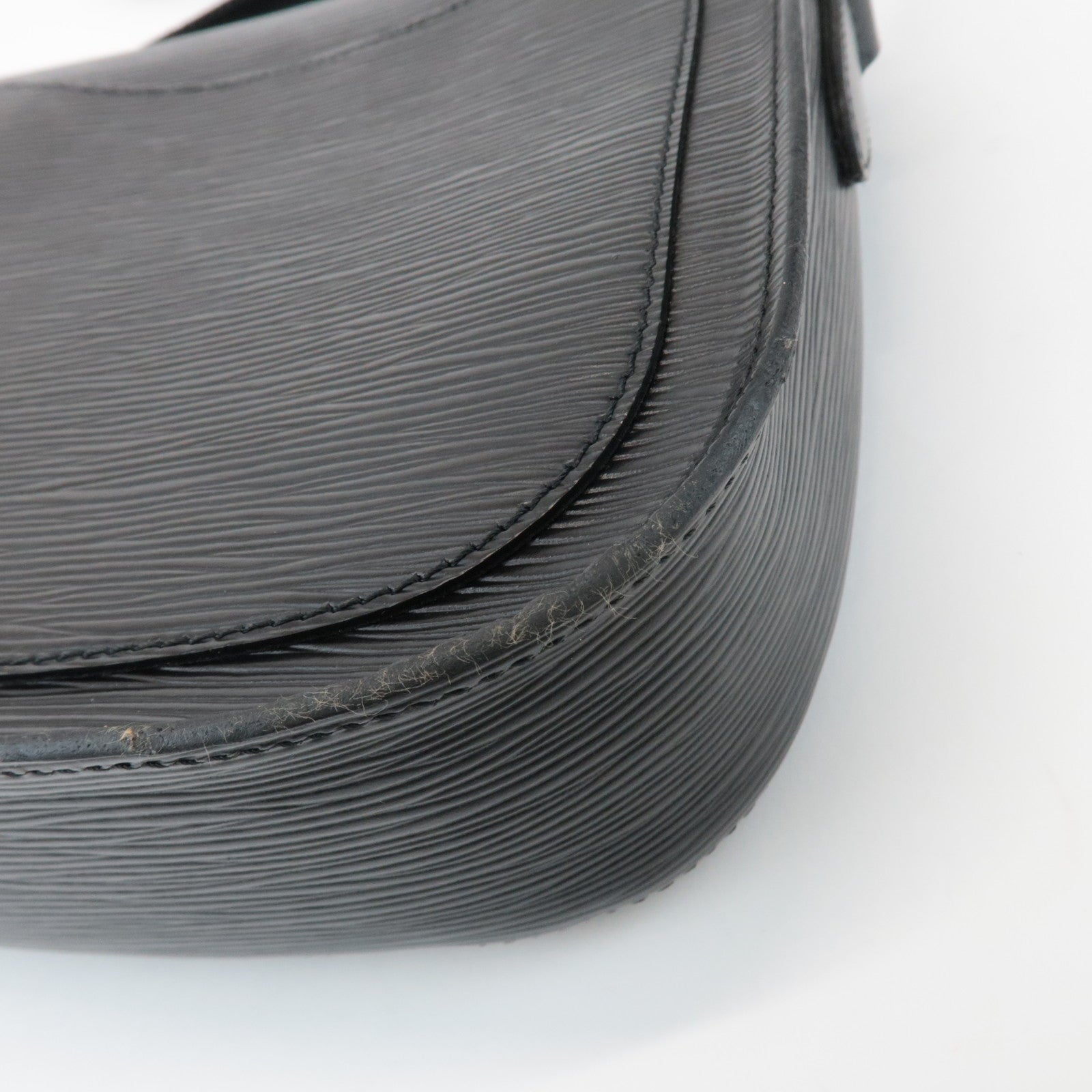 Louis Vuitton Epi Saint Cloud Shoulder Bag Black Noir M52192