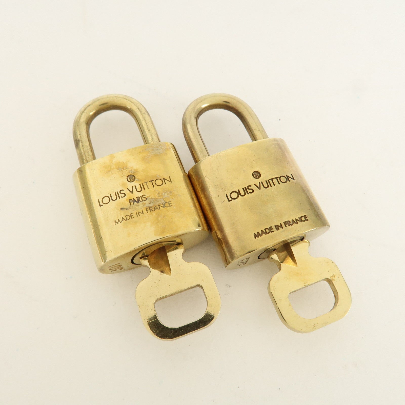 Louis Vuitton Set of 10 Lock & Key Cadena Key Lock Metal Gold Used