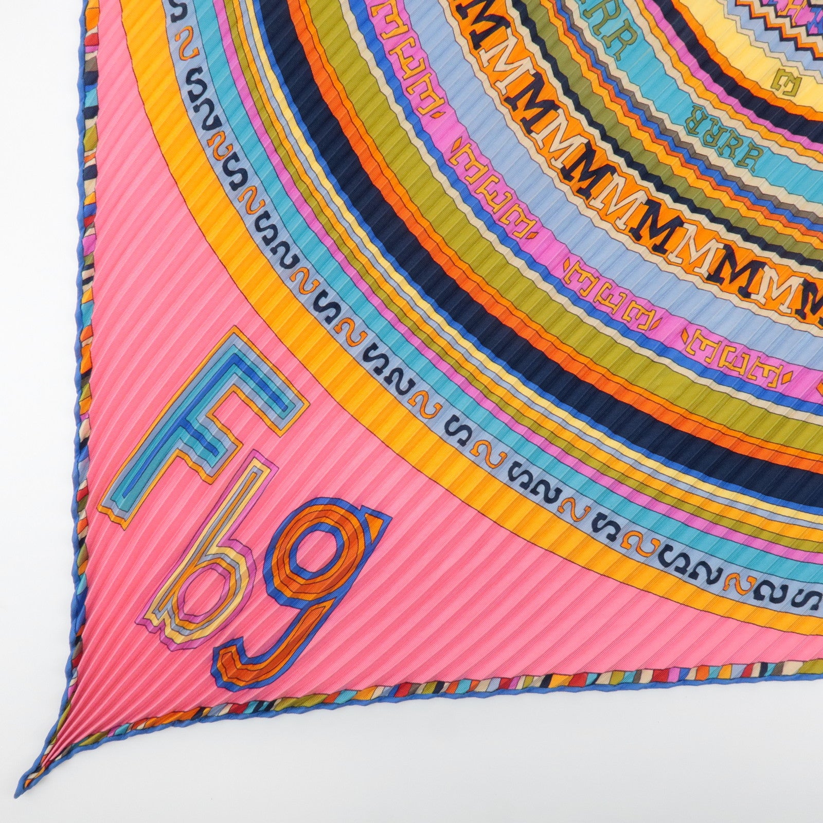 HERMES Carre Pleats Silk 100% Scarf FRANCE PARIS 24 Fbg Used