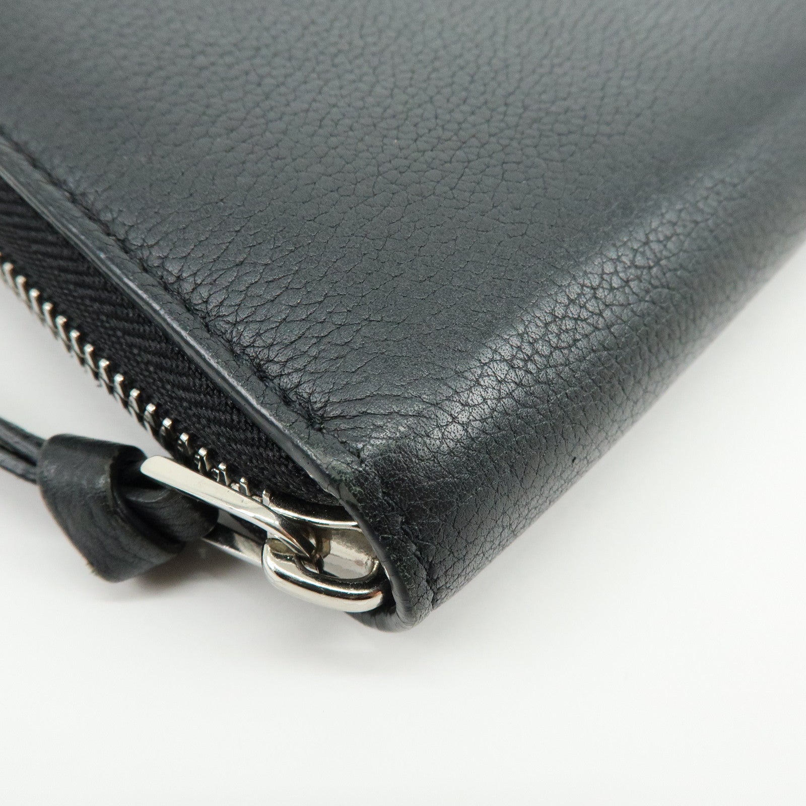Louis Vuitton Leather Lockme Round Zippy Long Wallet Noir M62622