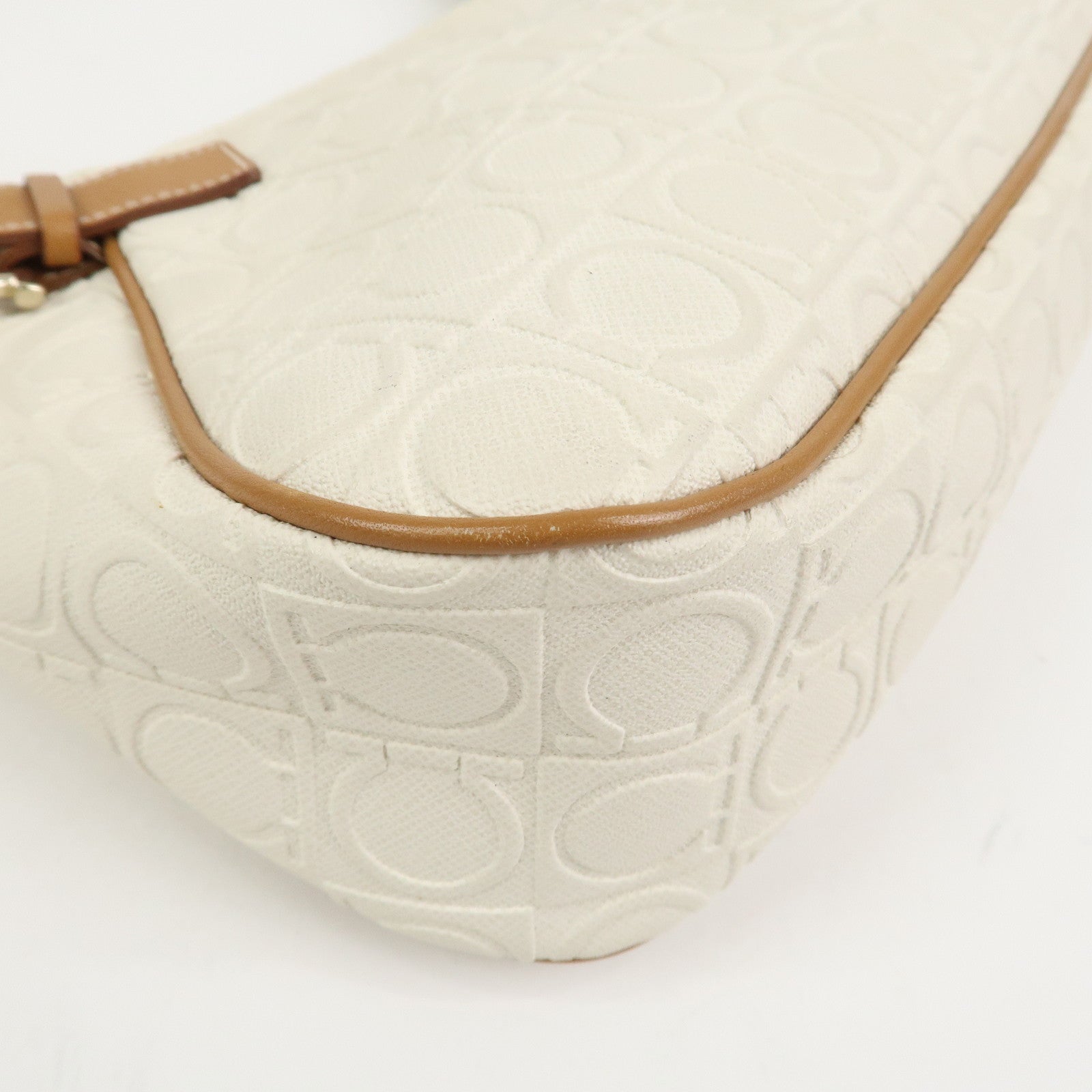Ferragamo Gancini Logo Leather Shoulder Bag Hand Bag White
