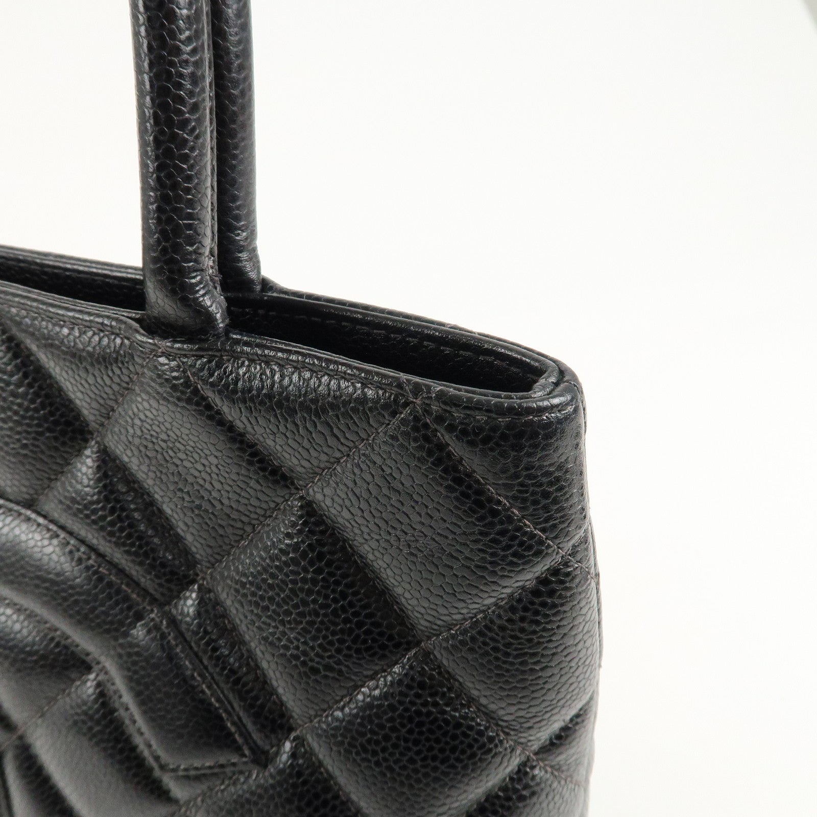 CHANEL Caviar Skin Matelasse Tote Bag Hand bag Black A01804 Used