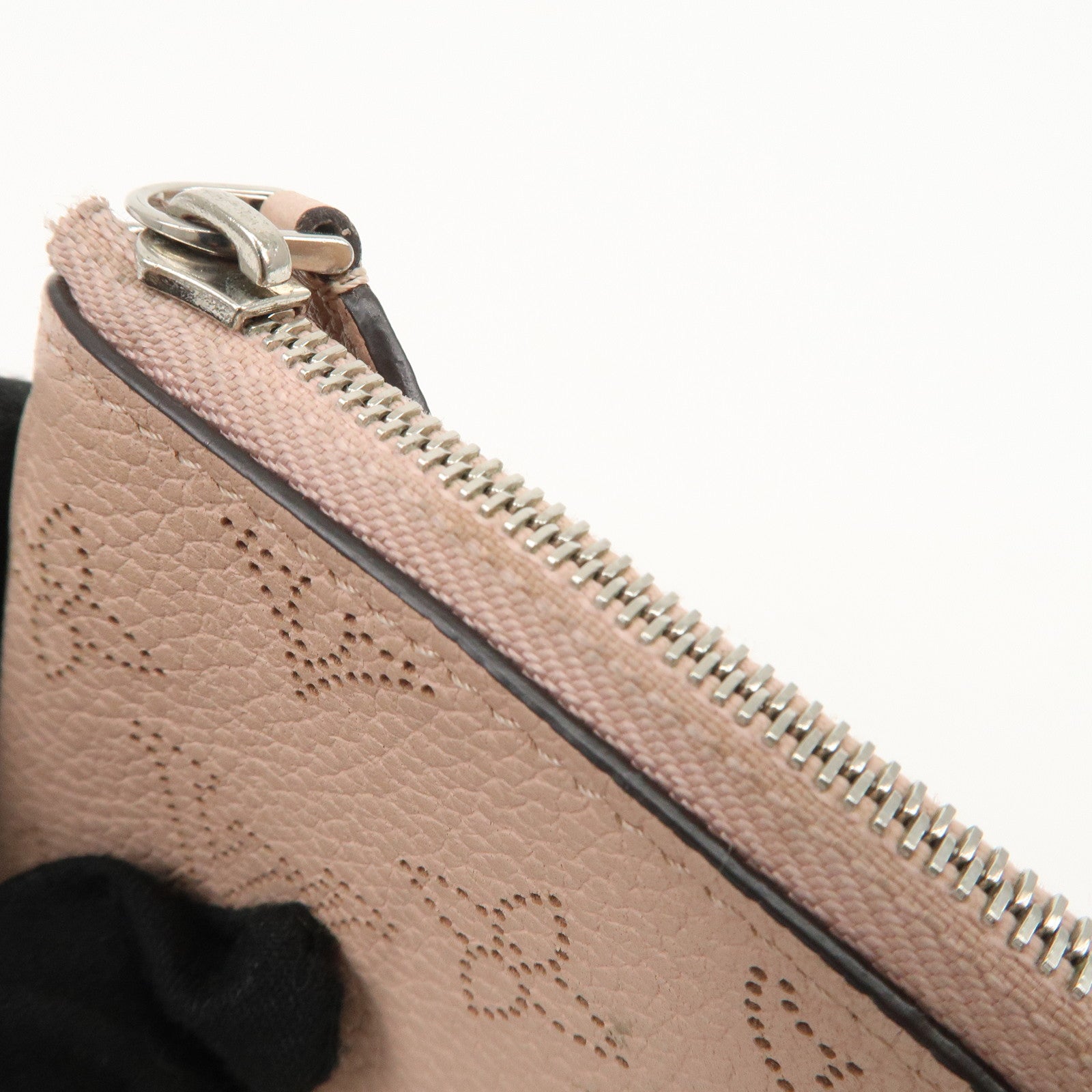 Louis Vuitton Monogram Mahina Pochette Cles Magnolia Pink M69508 Used