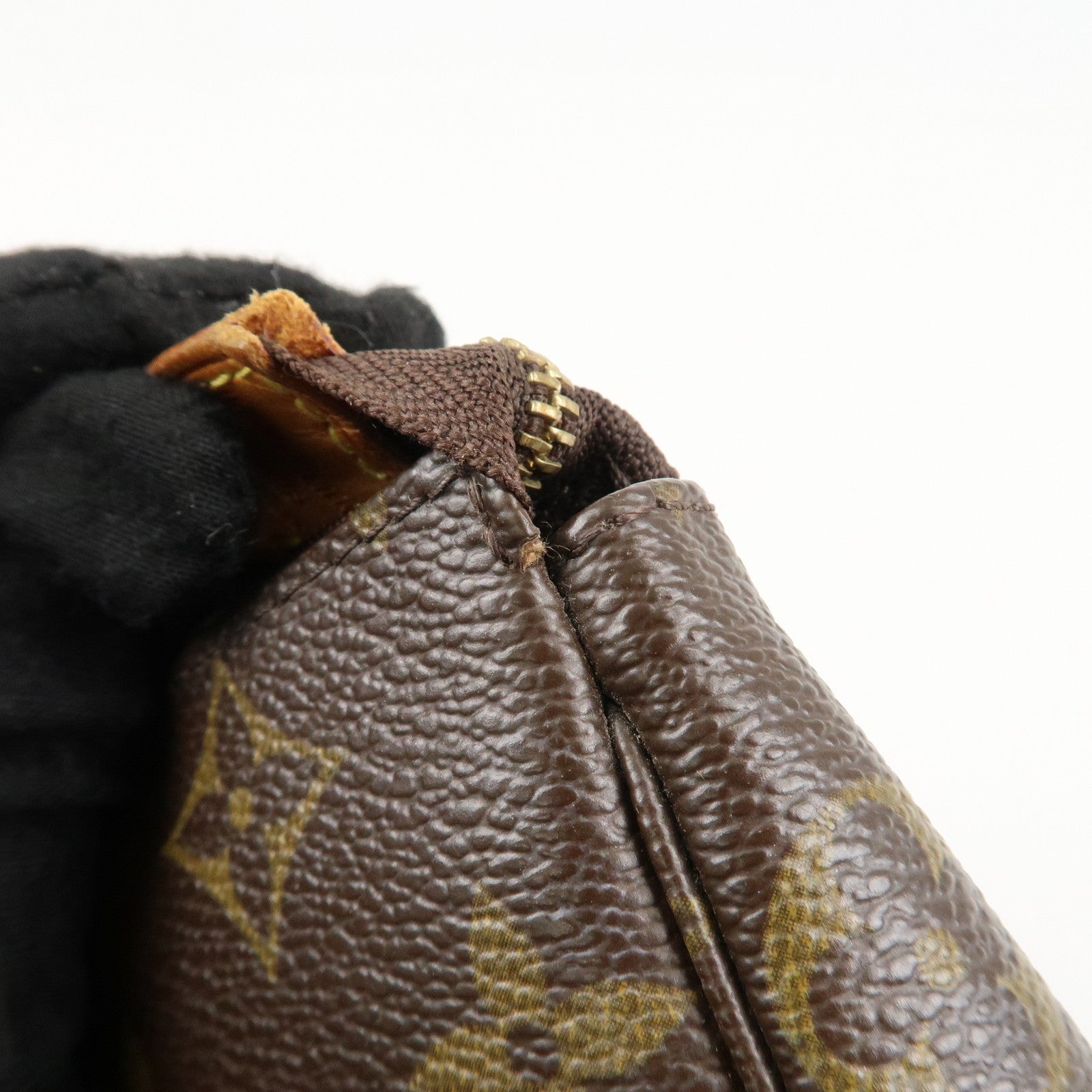 Louis Vuitton Monogram Mini Pochette Accessoires Pouch M58009 Used