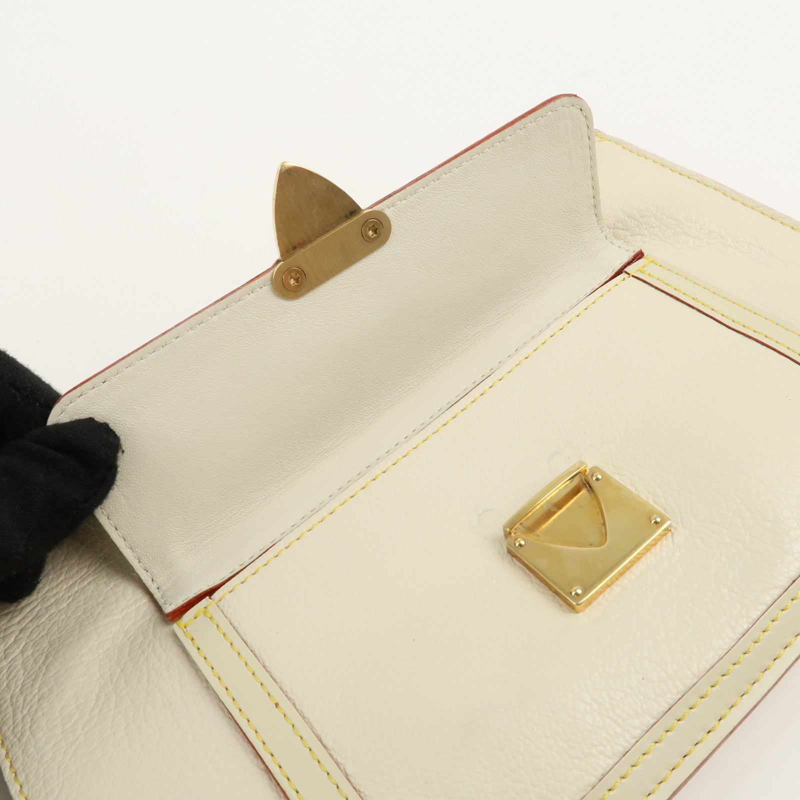 Louis Vuitton Suhari Inséparable Pouch Blanc M91937 Used