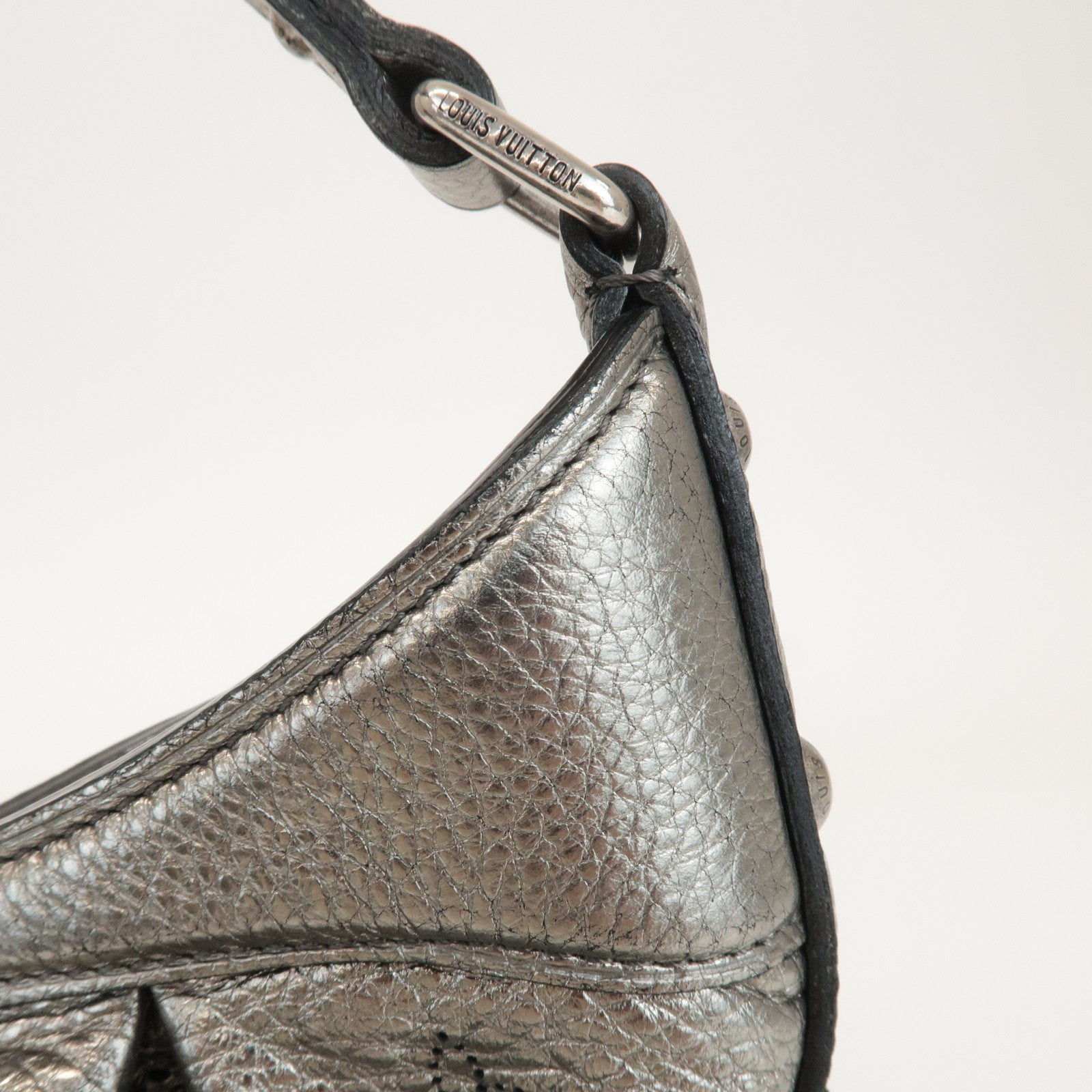 Louis Vuitton Monogram Mahina XS Shoulder Bag Metallic Silver M95718 Used