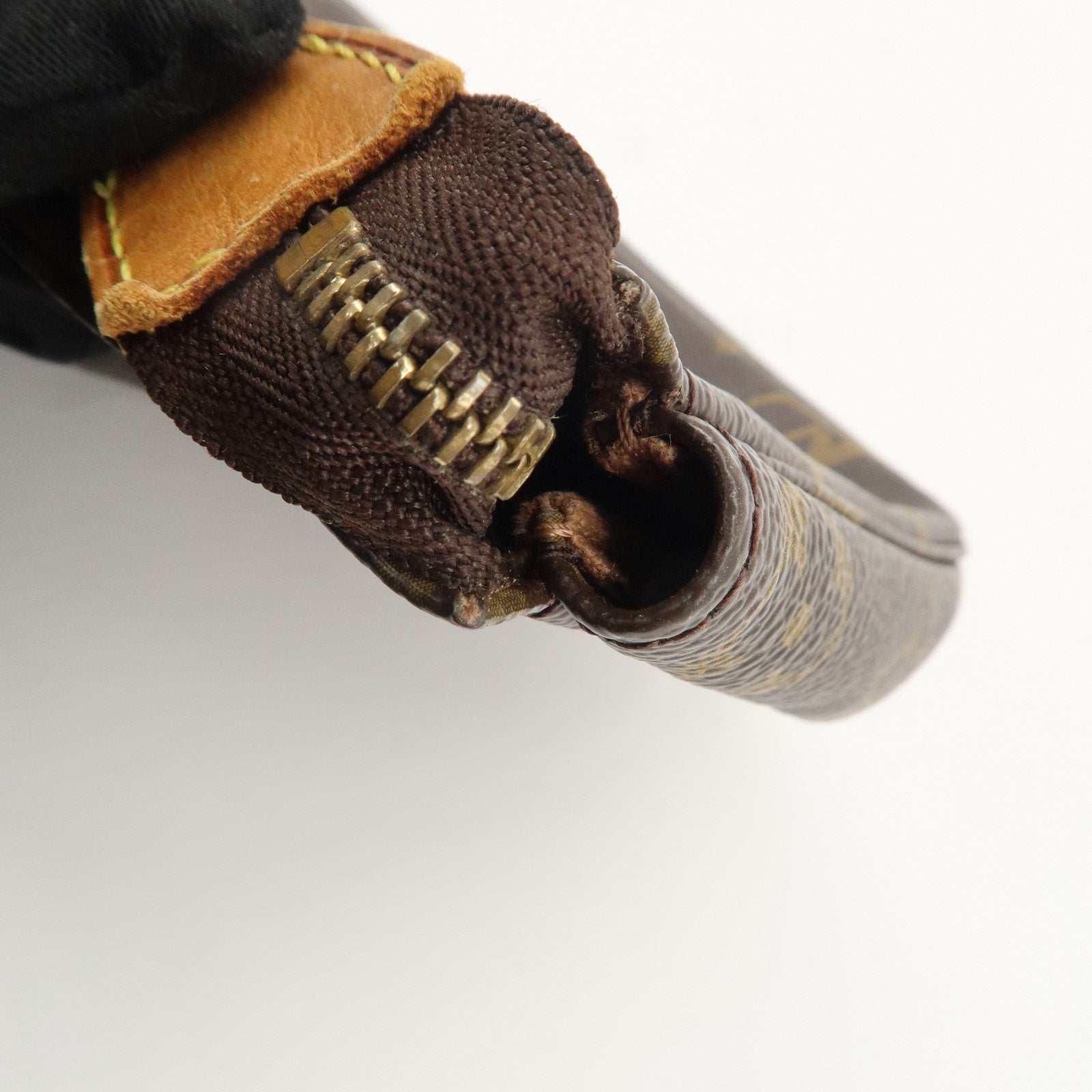 Louis Vuitton Monogram Pochette Accessoires Pouch M51980 Used