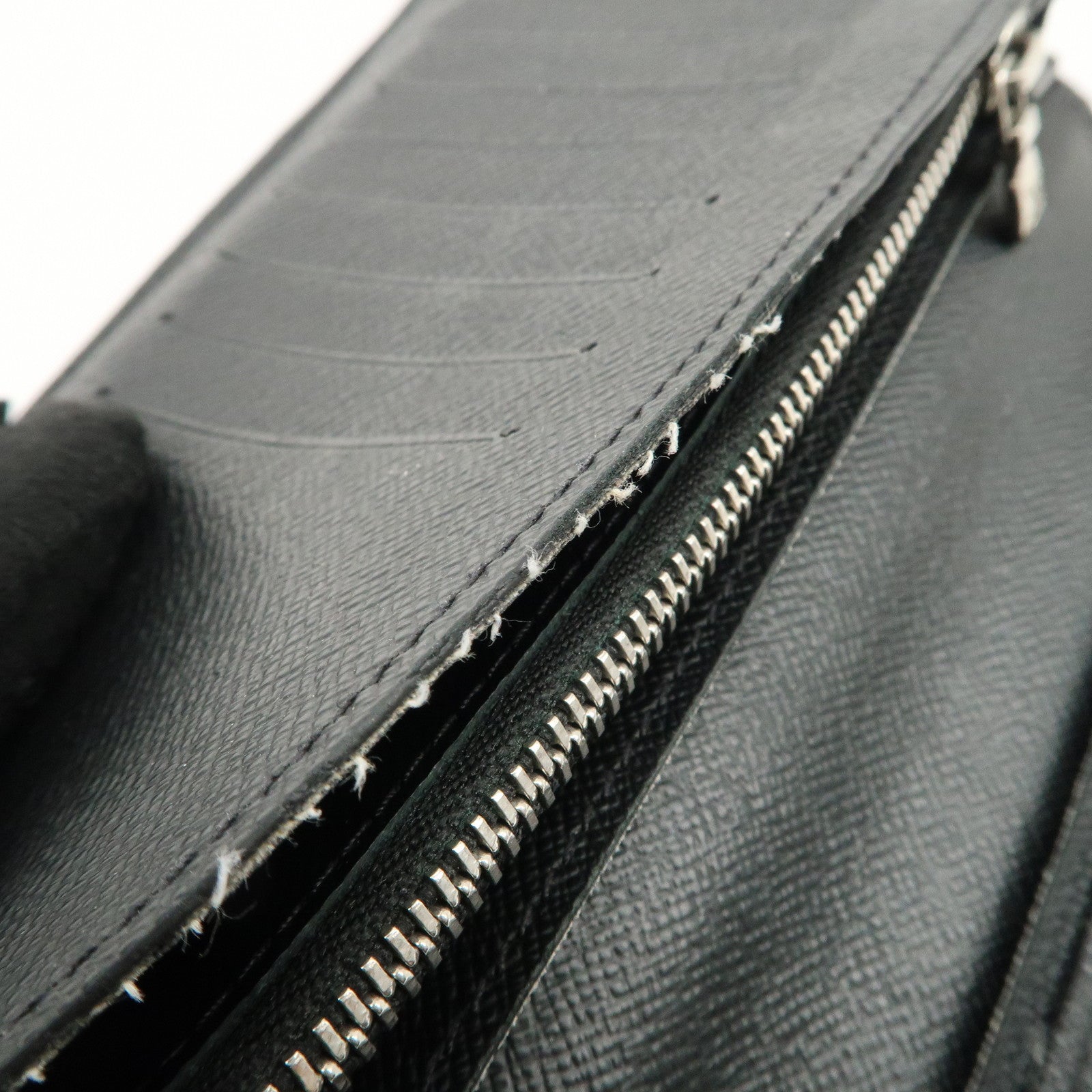 Louis Vuitton Epi Portefeuille Brazza Wallet Noir *T.S engraved Used