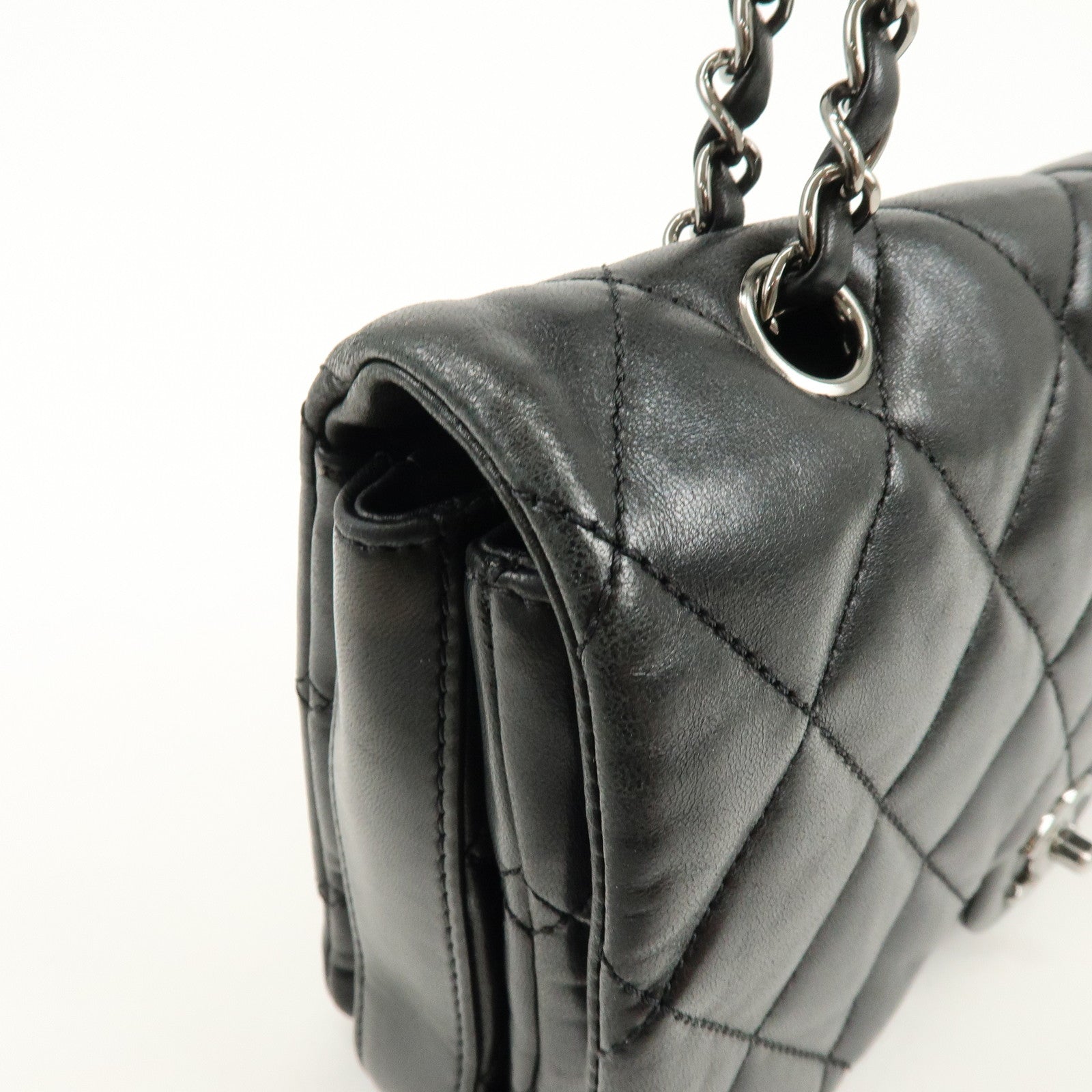 CHANEL Matelasse Lamb Skin Shoulder Bag Crossbody Bag Black